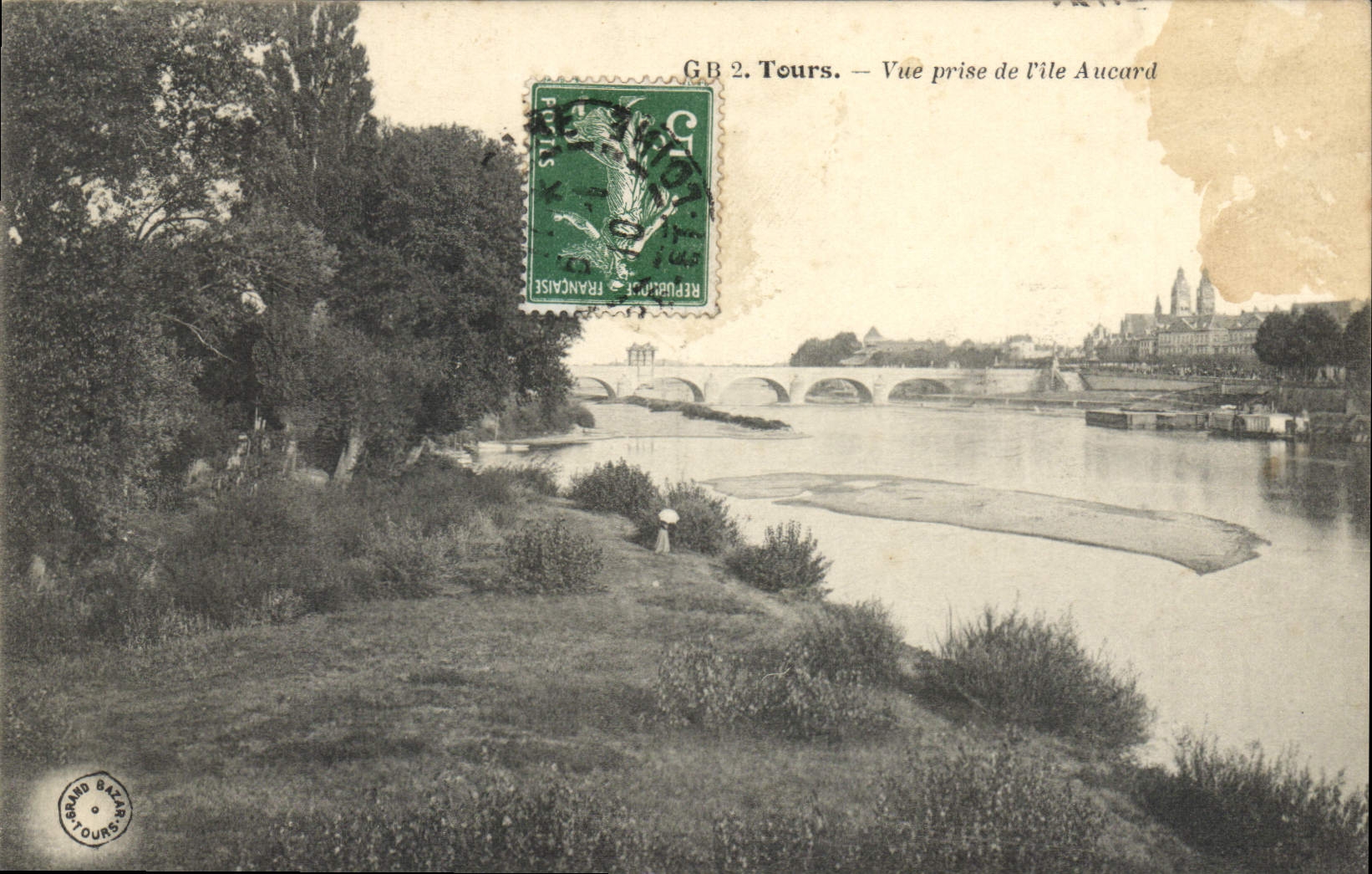 CPA Tours vue prise de l'Ile Aucard 