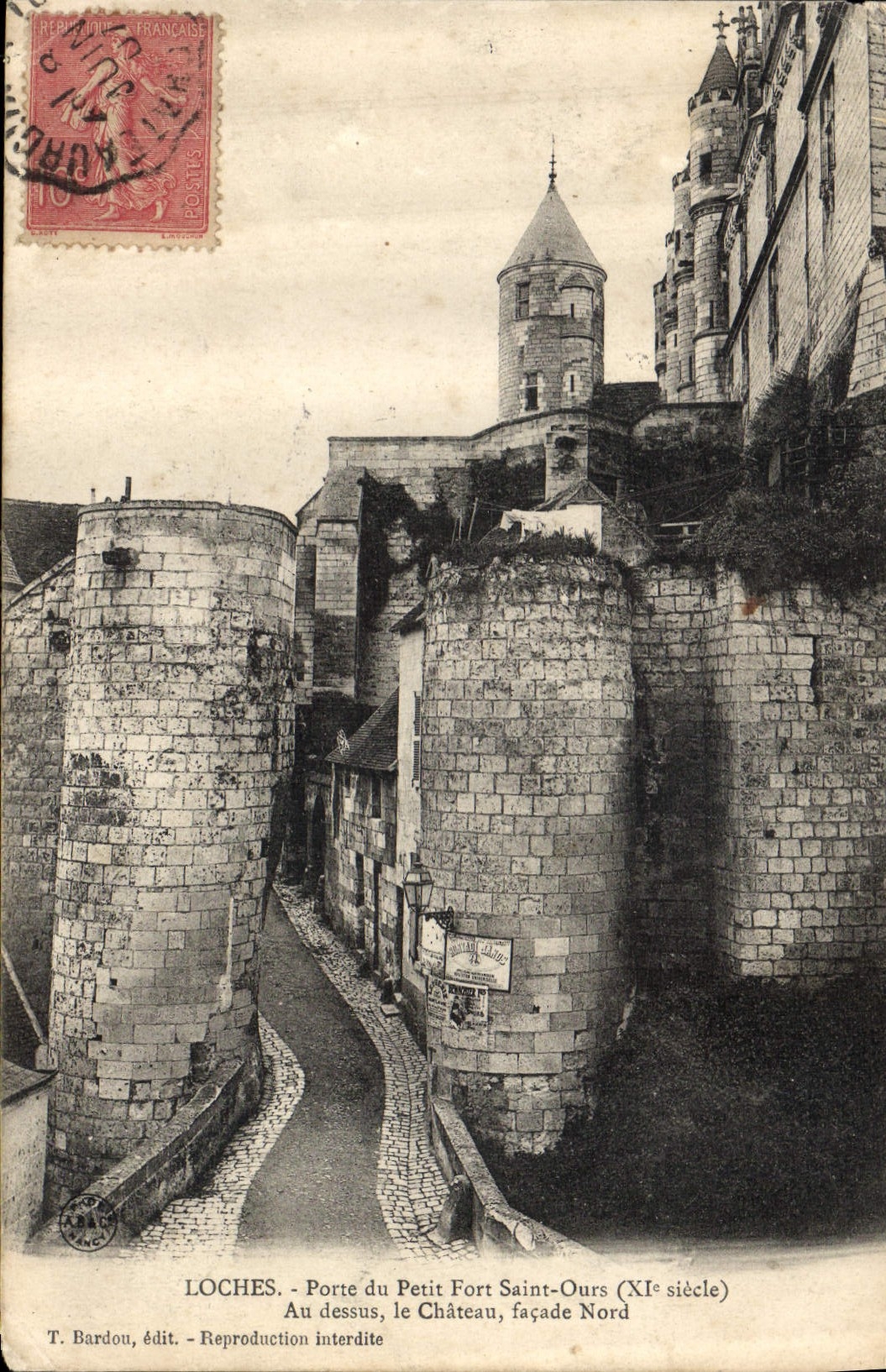 CPA Loches Porte du Petit Fort Saint Ours XI siecle au dessus le Chateau Facade Nord