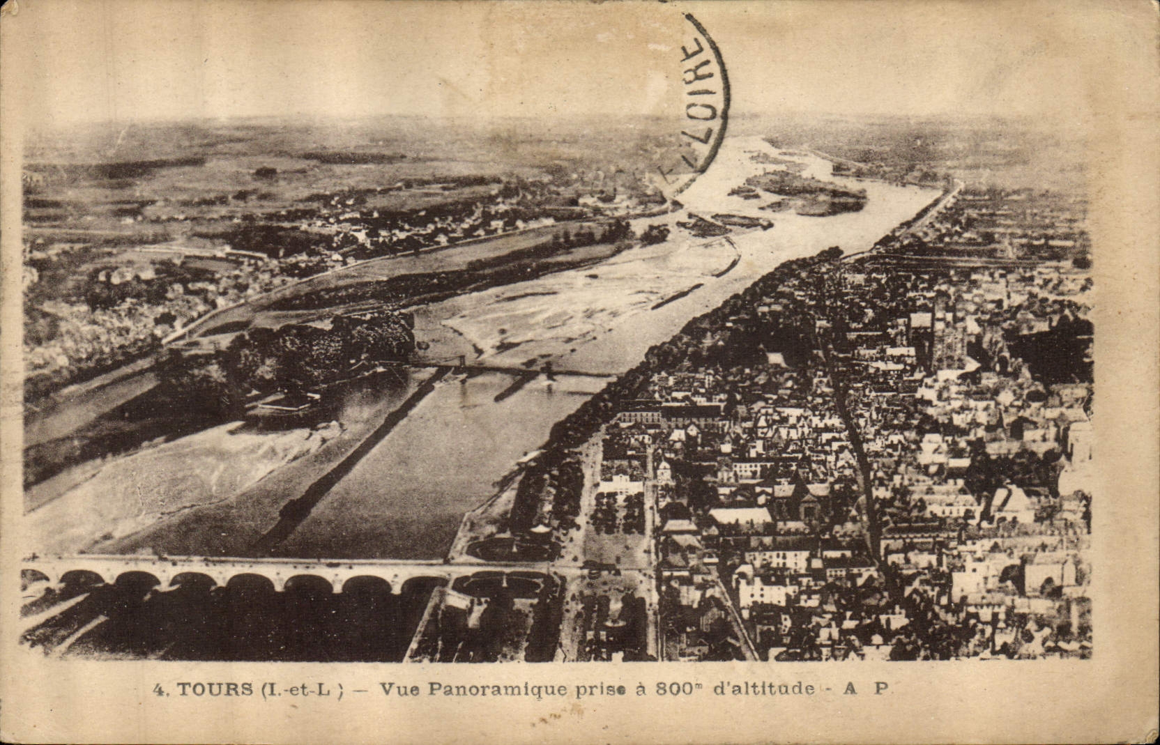 CPA Tours I et L vue panoramique prise a 800 d