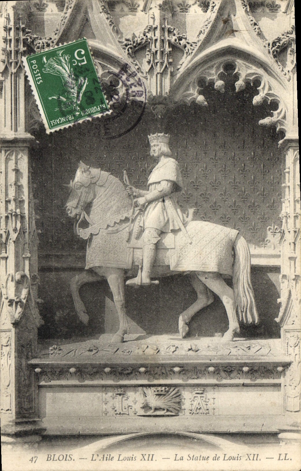 CPA Blois l'Aile Louis XII la statue de Louis XII