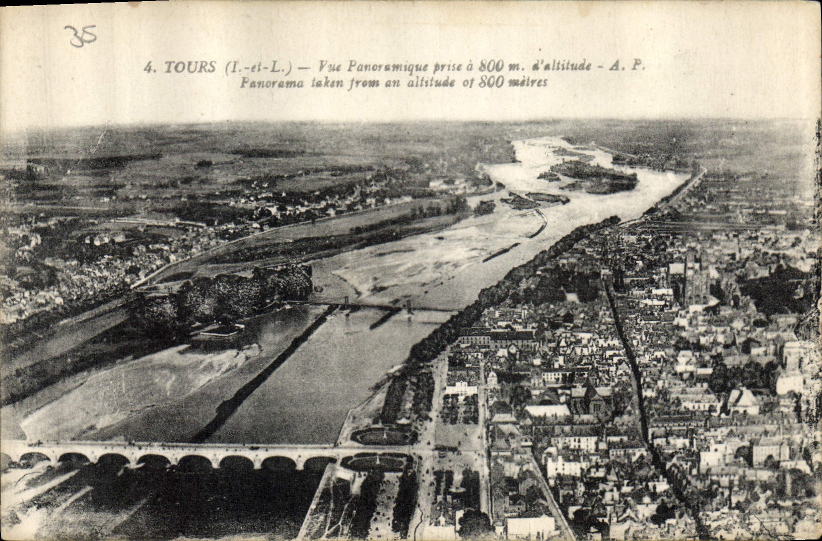 CPA Tours I et L vue panoramique prise a 800 m d'altitude 