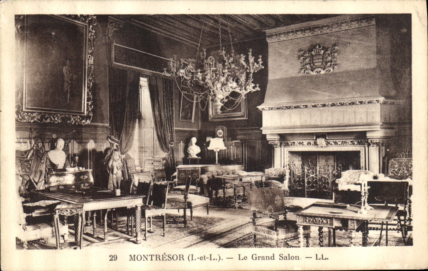 CPA Montresor I et L le Grand Salon 