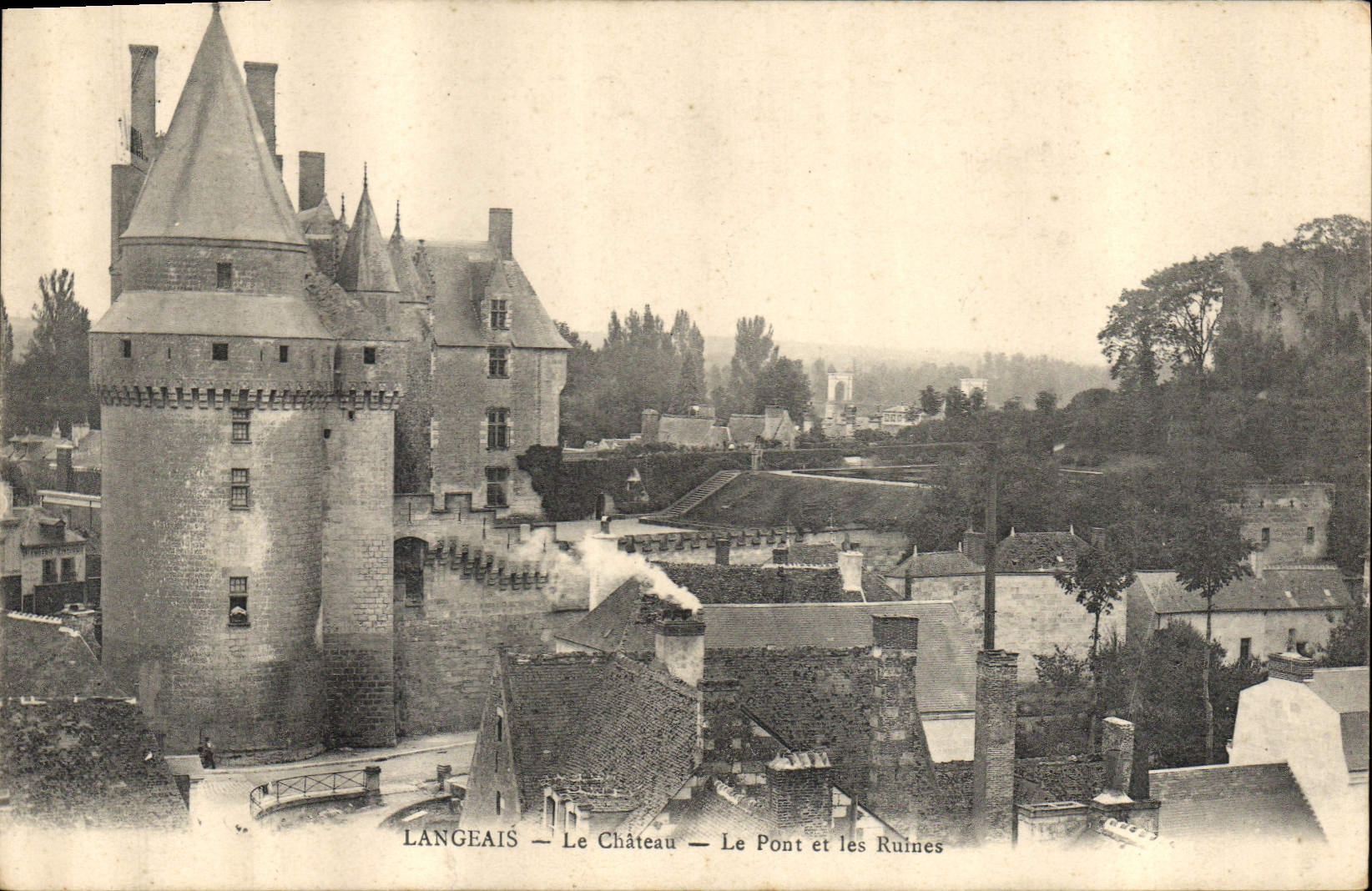 CPA Langeais le Chateau le Pont et les Ruines 