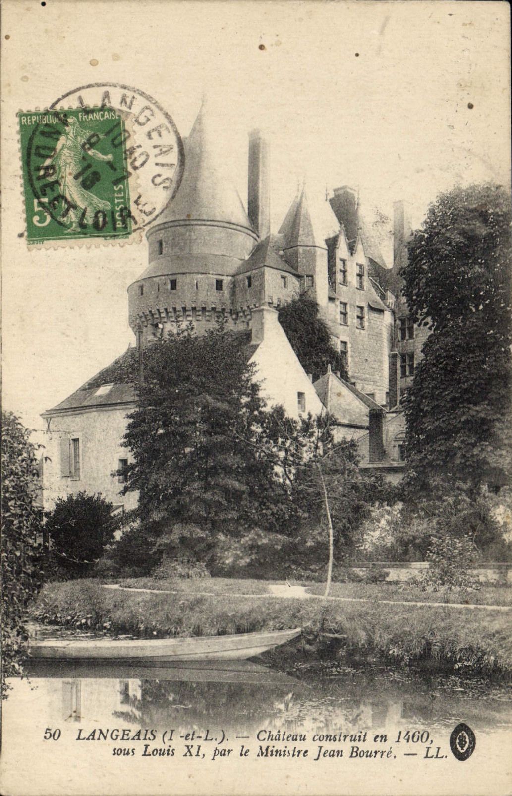 CPA Langeais I et L Chateau construit en 1460 sous Louis XI par le Ministre Jean Bourre 