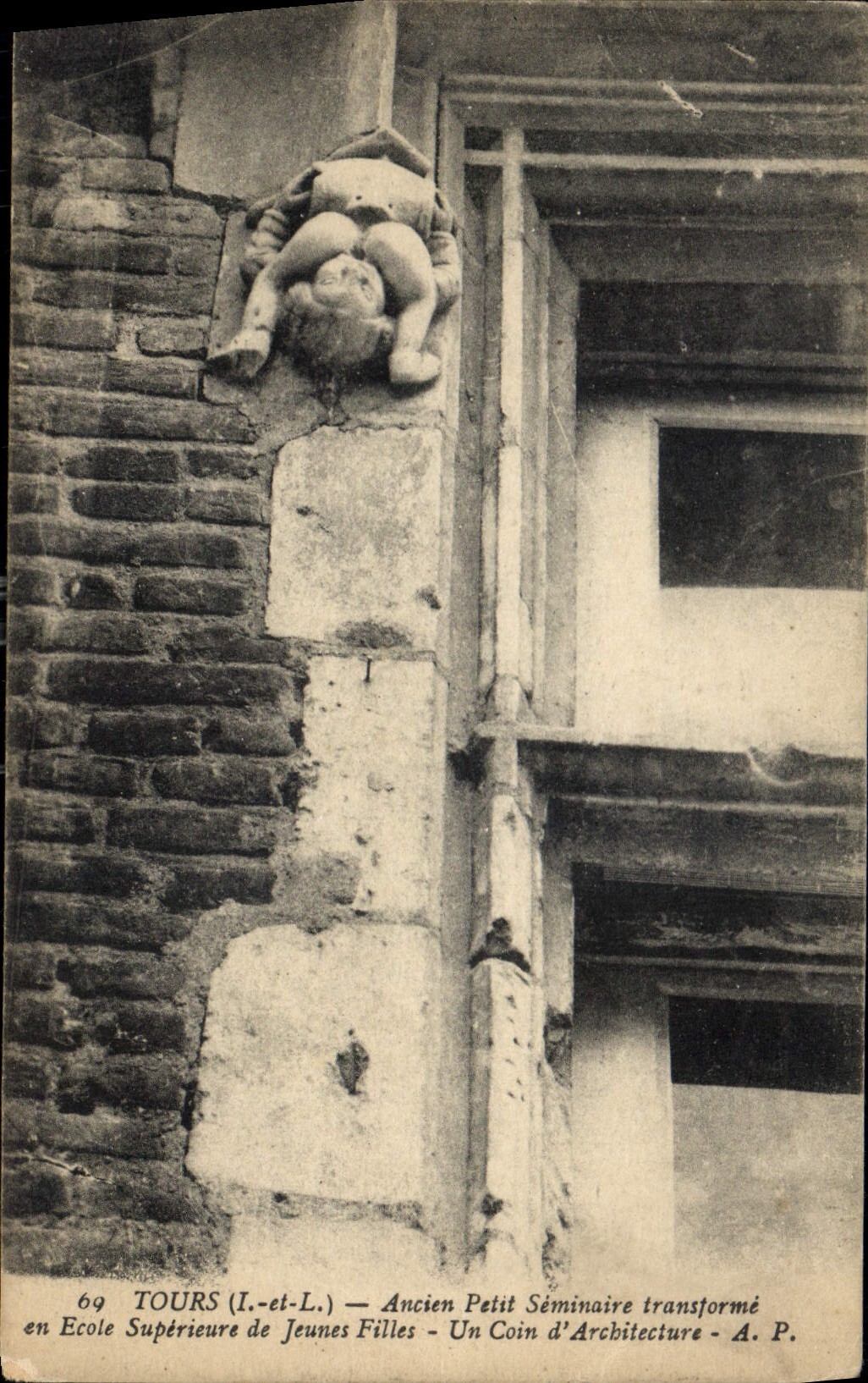 CPA Tours I et L Ancien petit Seminaire transforme en Ecole Superieure de Jeunes Filles un Coin d'Ar
