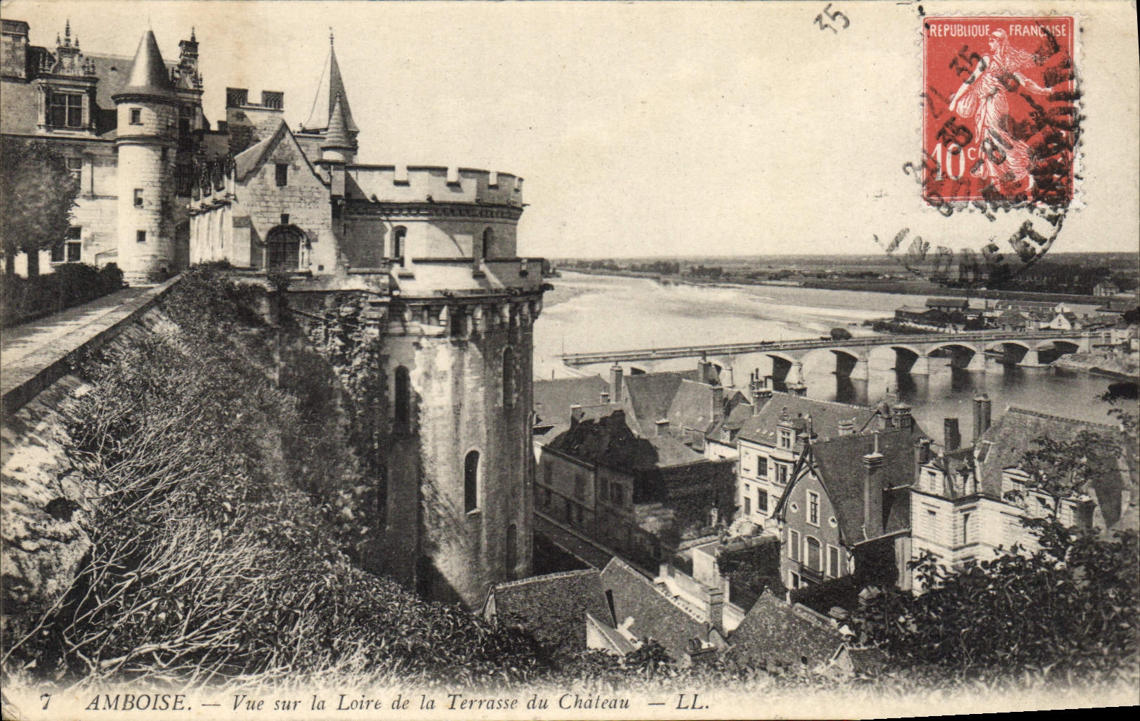 CPA Amboise vue sur la Loire de la Terrasse du Chateau 