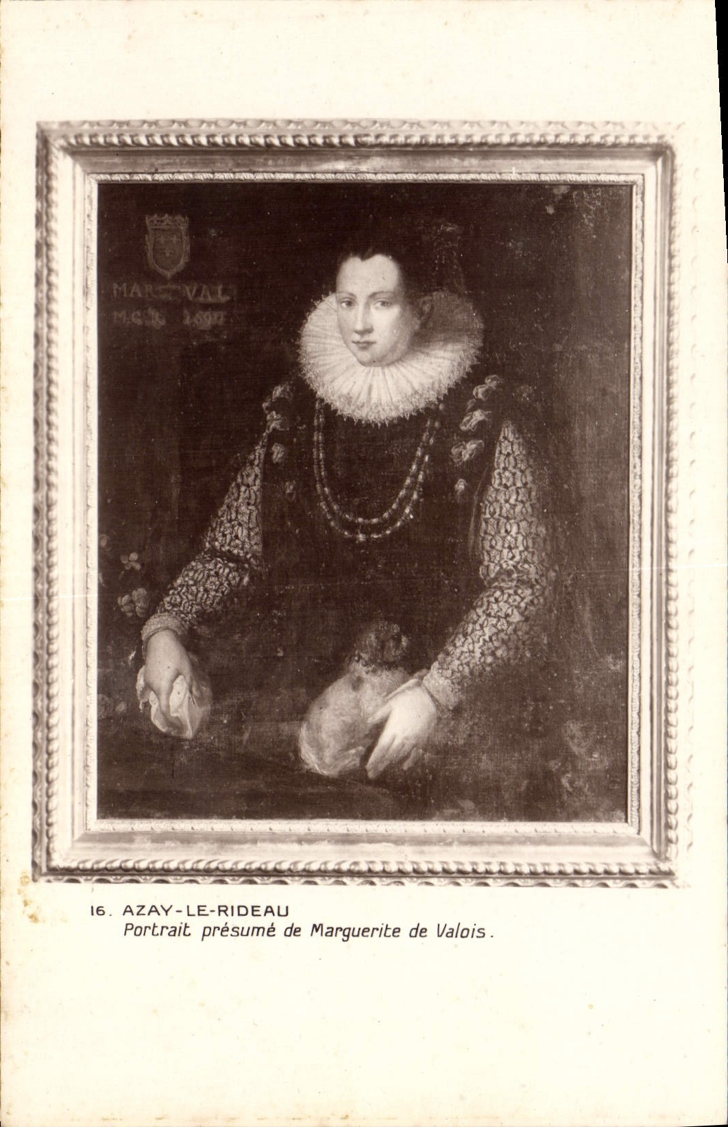 CPA Azay le Rideau Portail presume de Marguerite de Valois 
