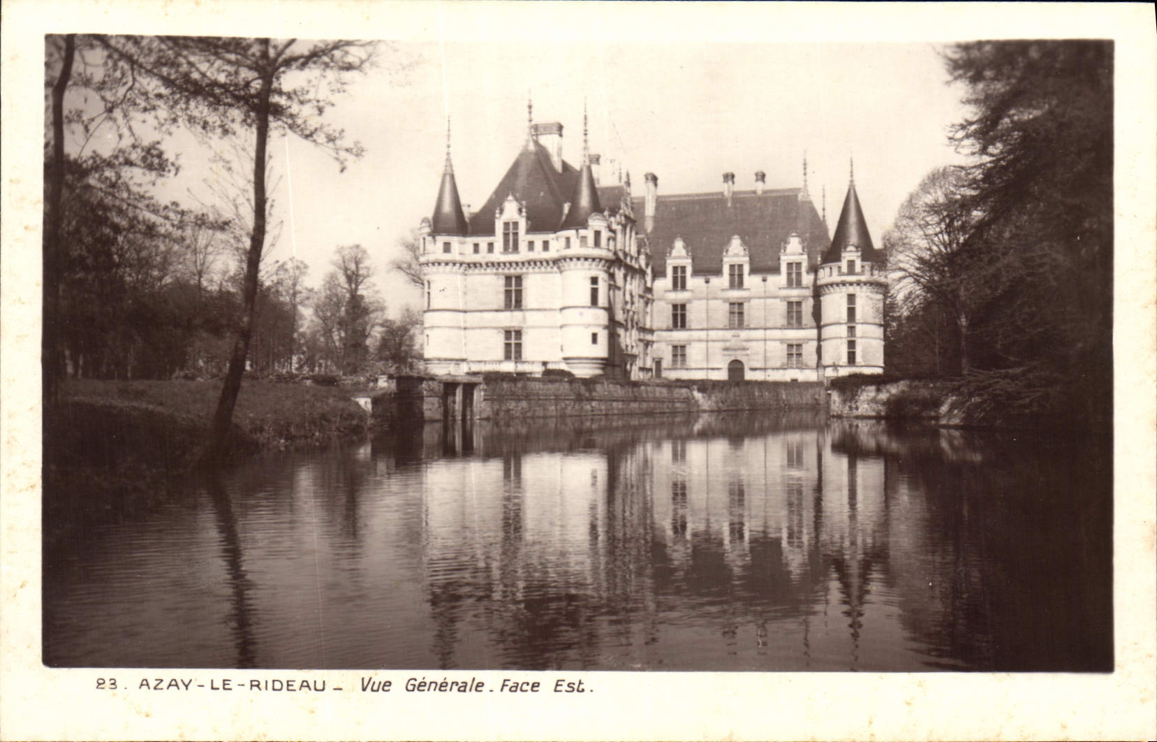 CPA Azay le Rideau vue generale Facade Est 