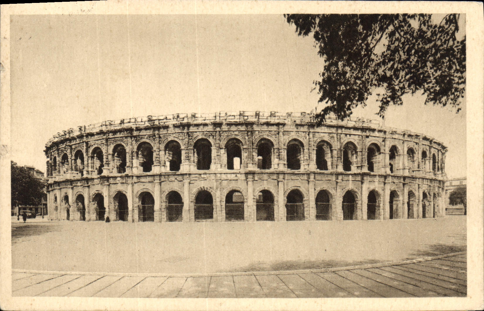 CPA Nimes les Arenes Cote Sud 