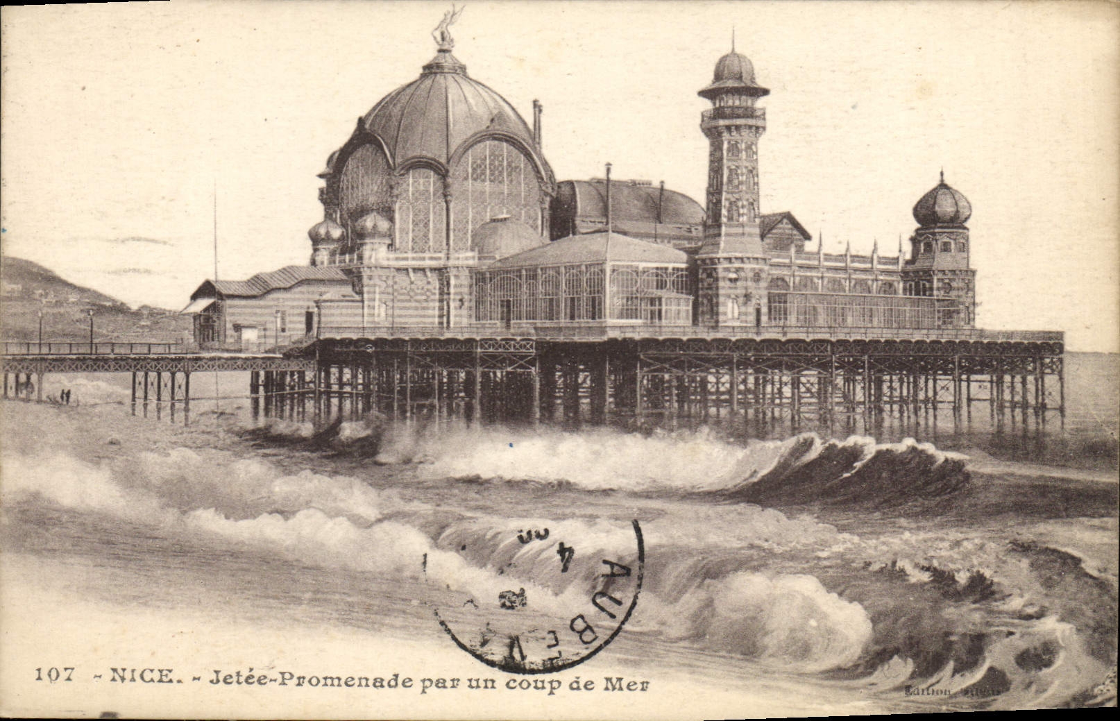 CPA Nice Jetee Promenade par un Coup de Mer 