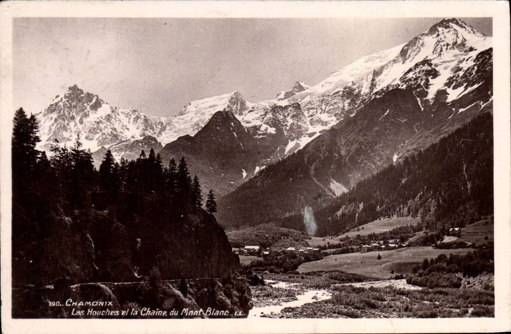 CPA Chamonix Les Hauches et la Chaine du Mont Blanc 