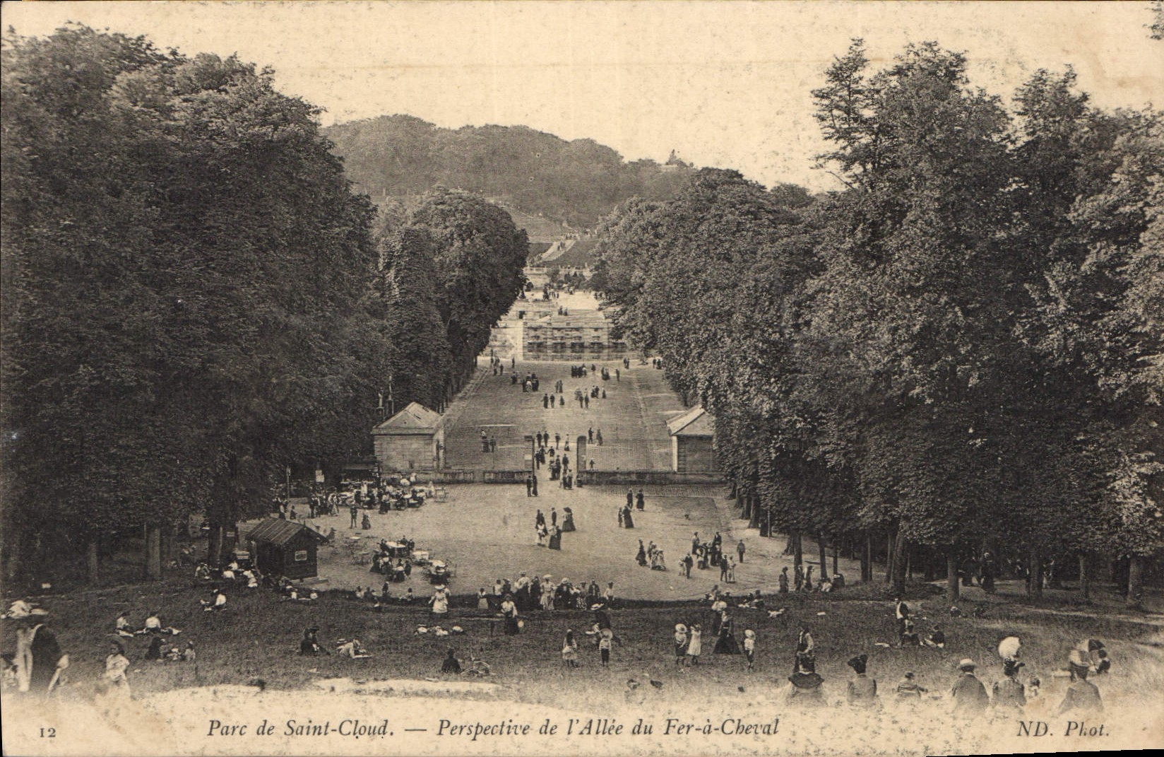 CPA Parc de Saint Cloud Perspective de l'Allee du fer a Cheval 