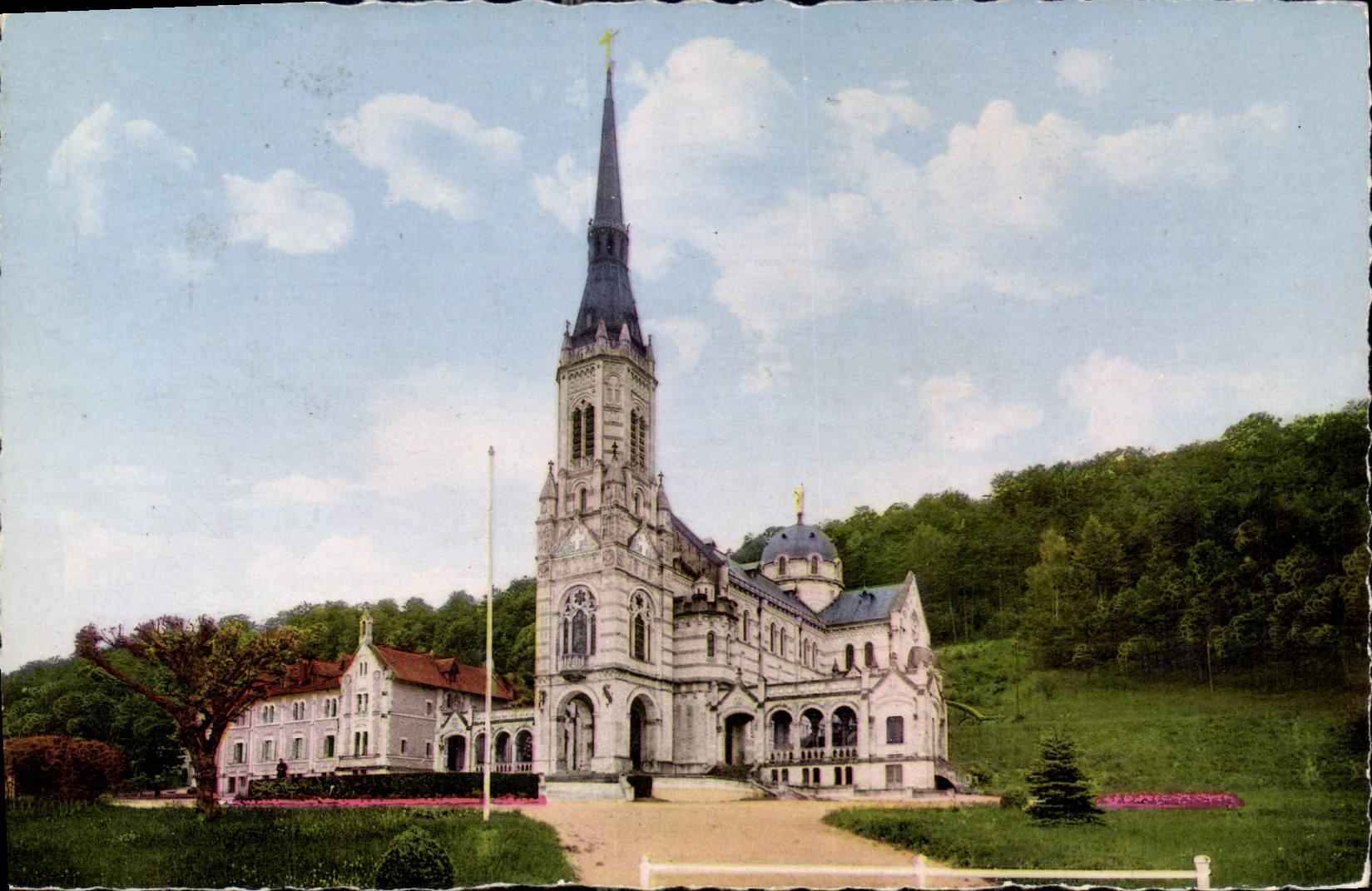 CPA Domremy Basilique Sainte Jeanne D'Arc 