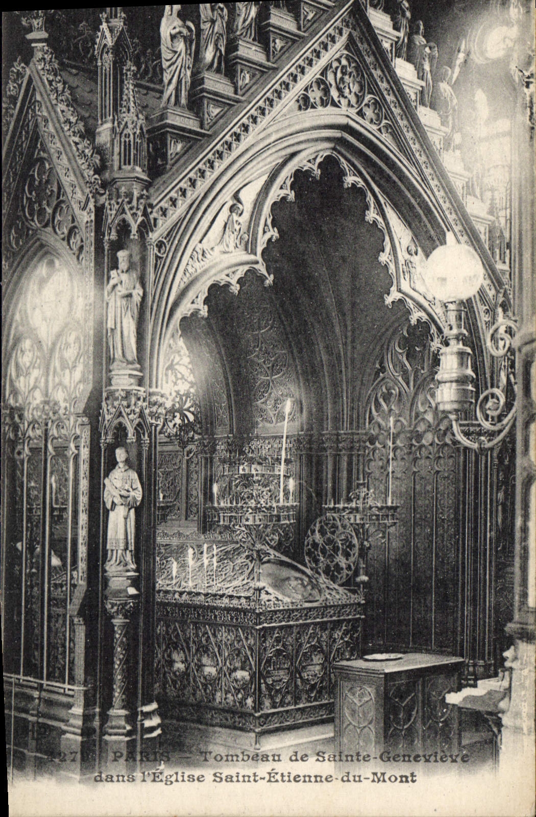 CPA Paris Tombeau de Sainte Genevieve dans l'Eglise Saint Etienne du Mont