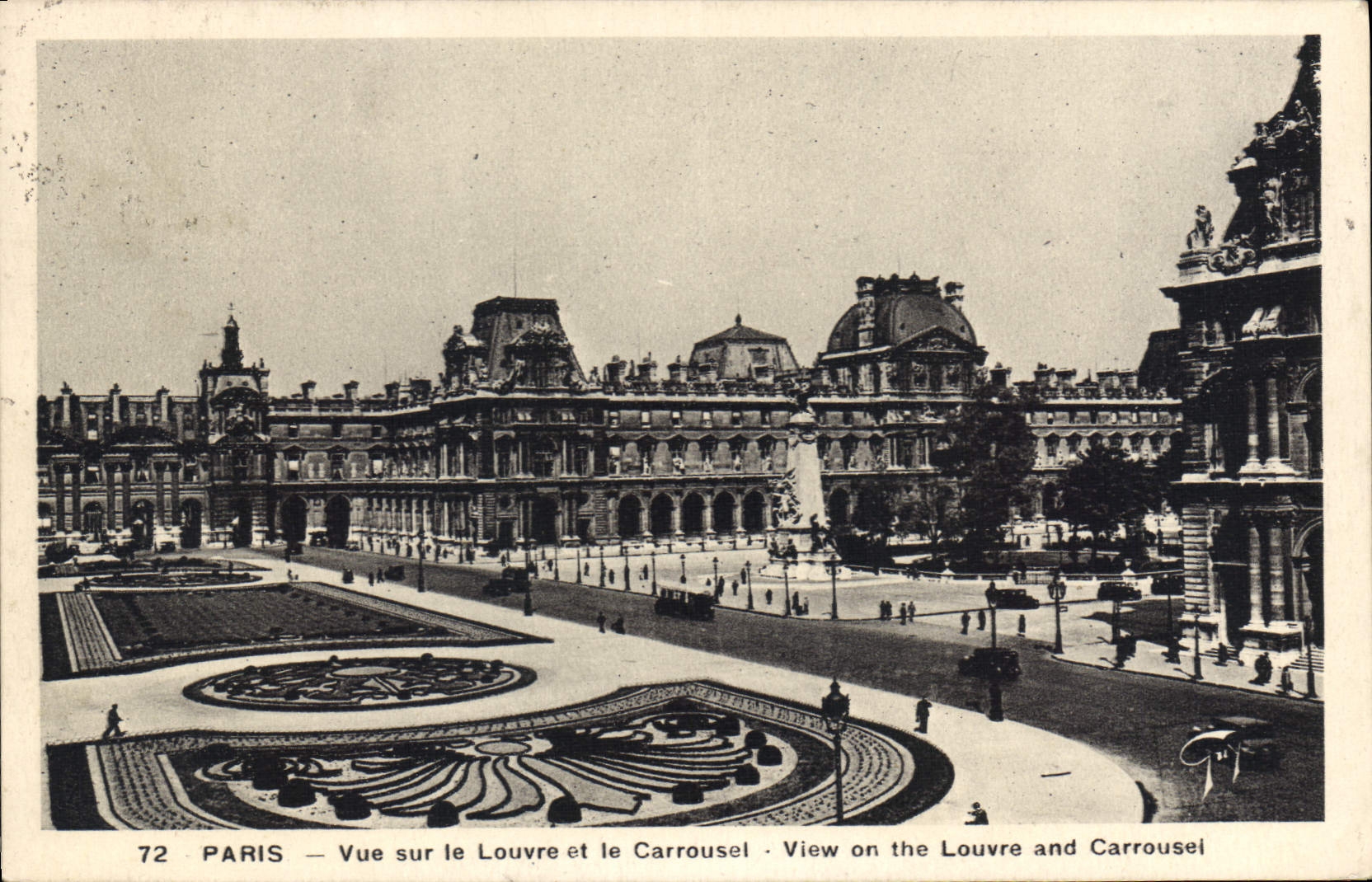CPA Paris Vue sur le Louvre et le Carrousel