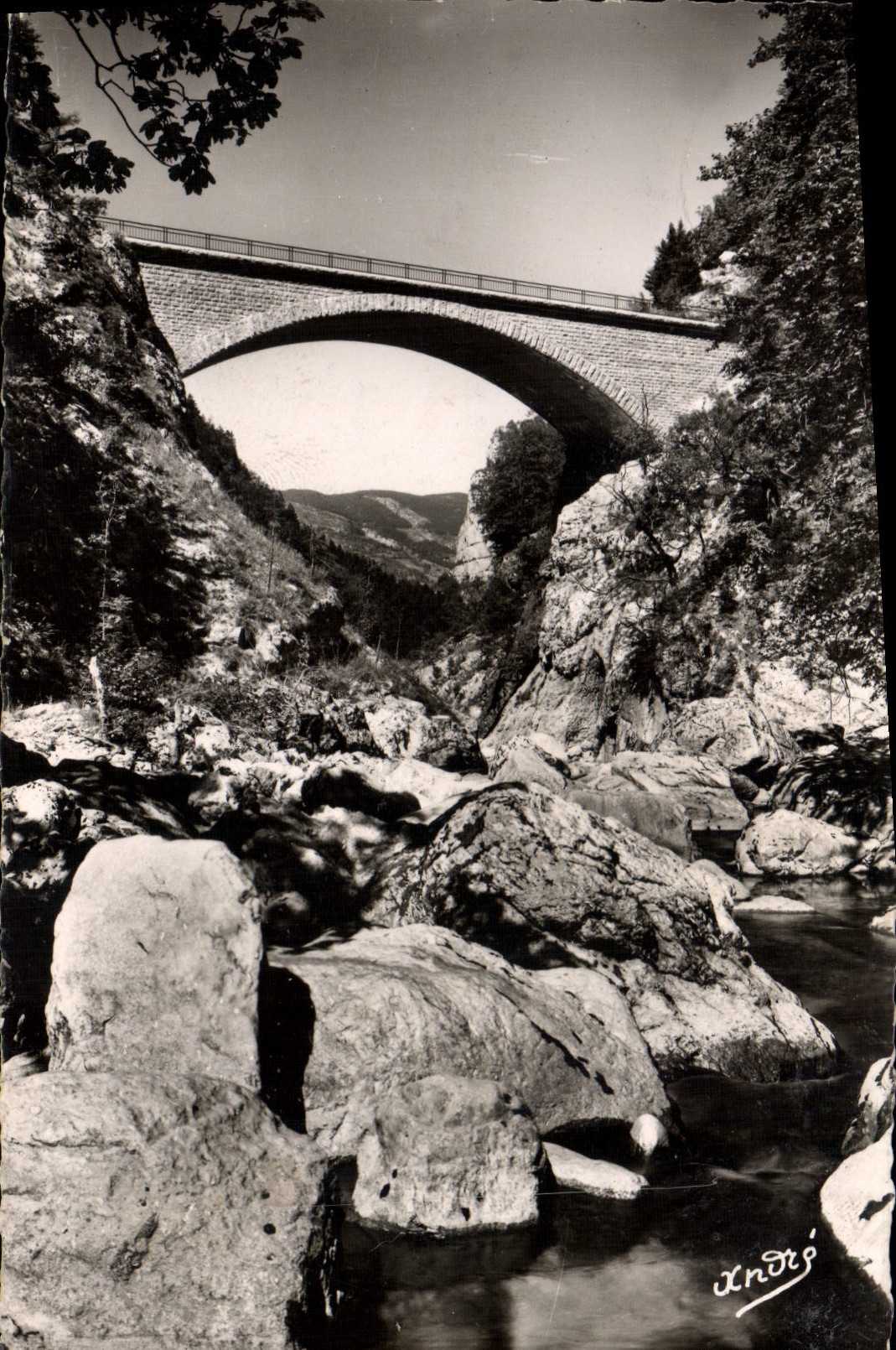 CPA Les Belles Alpes Francaises Route de Villard de Lans a Pont en Royans Pont de la Goule Noire