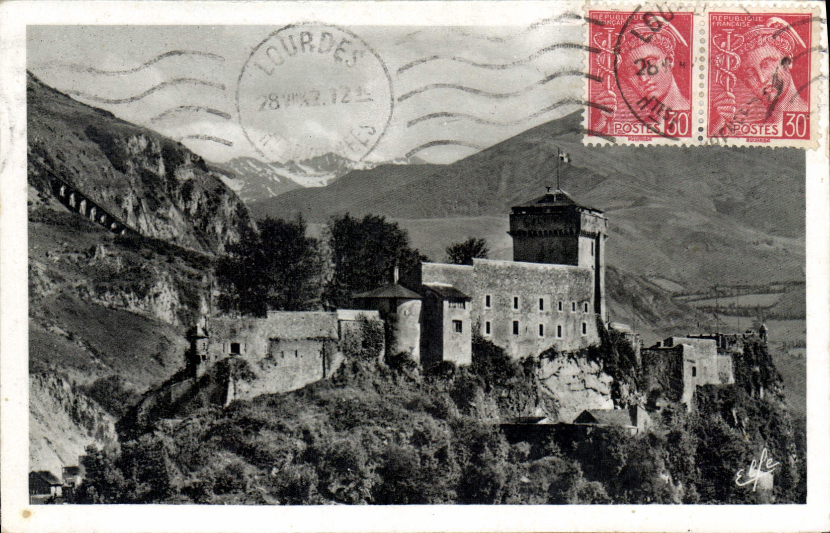 CPA Pyrenees Ocean Lourdes Le Fort et la Vallee d'argrles 