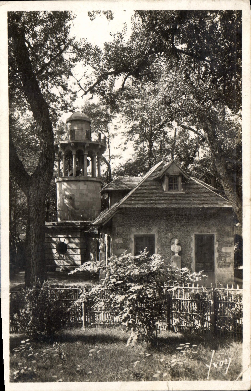 CPA Versailles Seine et Oise Petit Trianon La Laiterie 