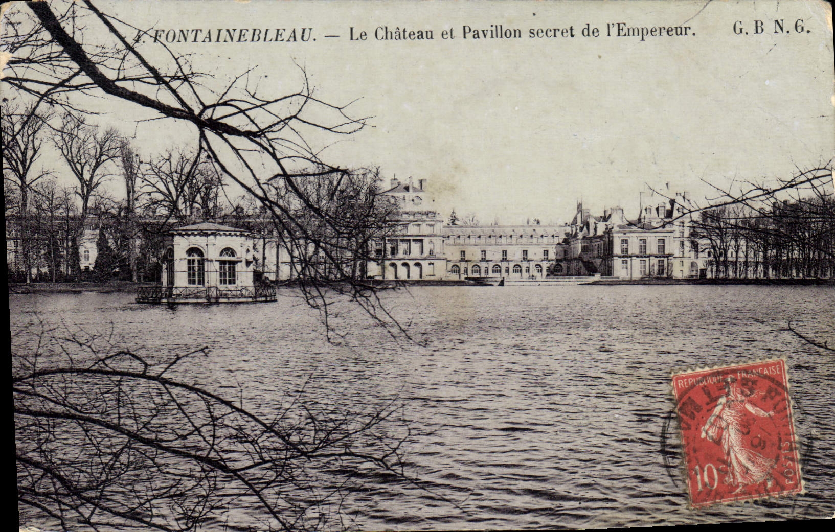 CPA Fontainebleau Le Chateau et Pavillon secret de l'Empereur 