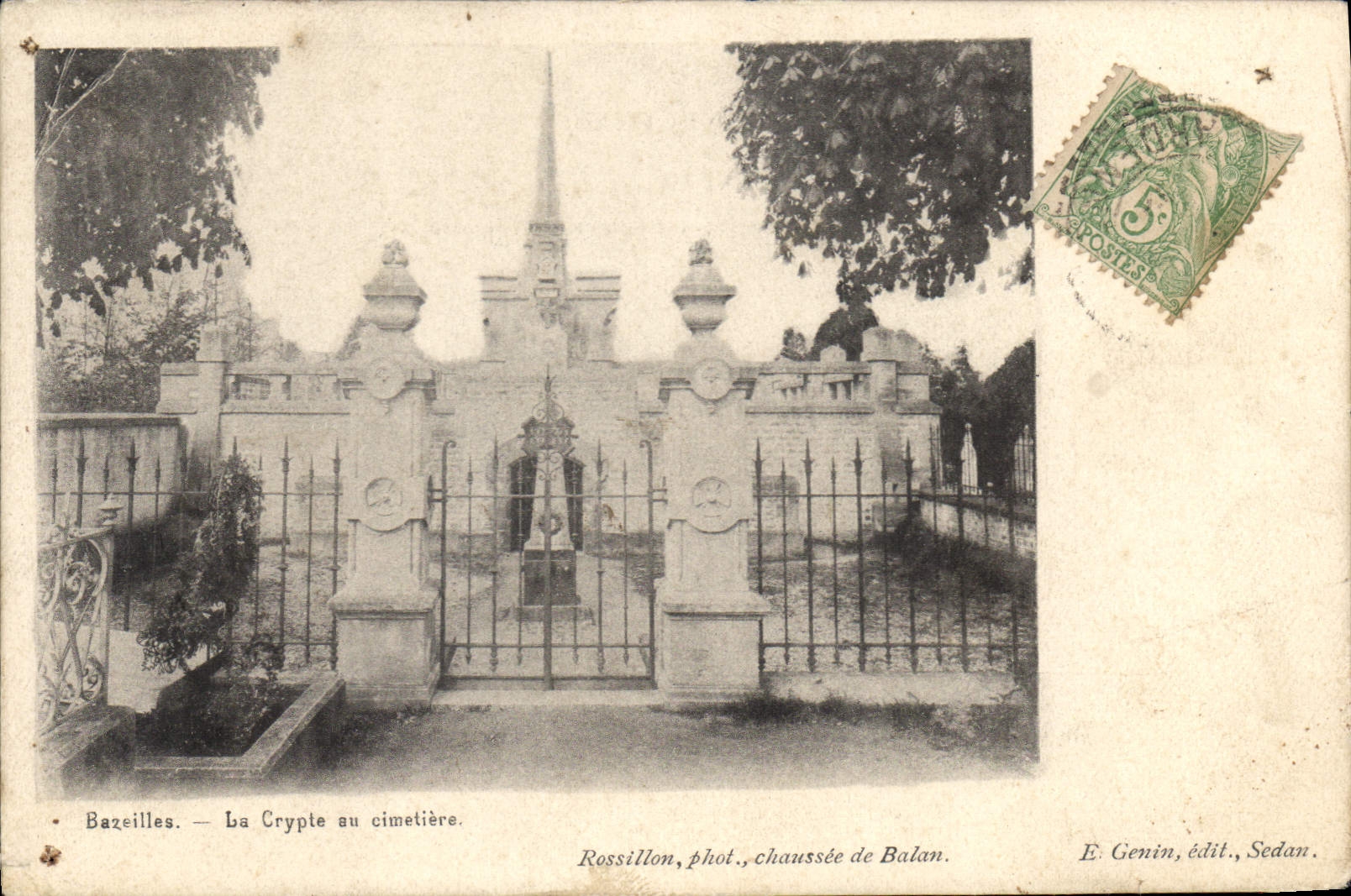 CPA Bazeilles La Crypte au cimetiere 