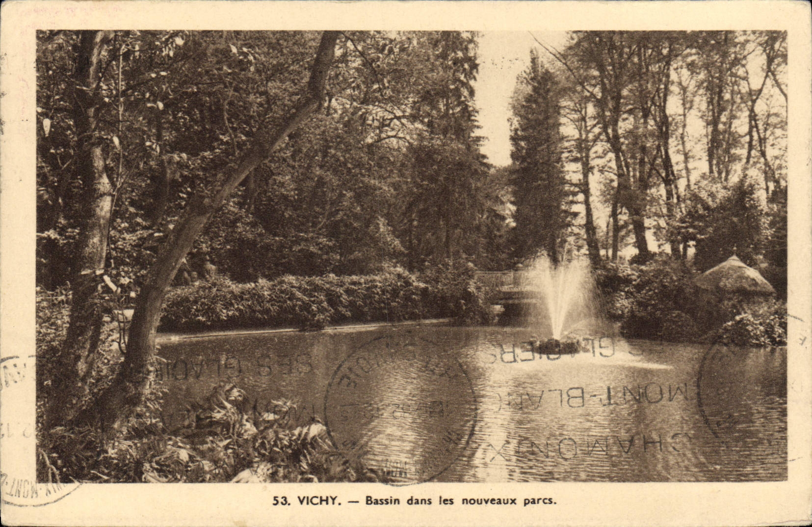 CPA Vichy Bassin dans les nouveaux parcs 