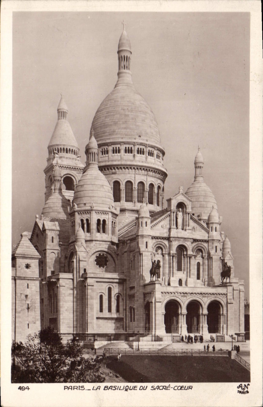 CPA Paris la Basilique du Sacre Coeur