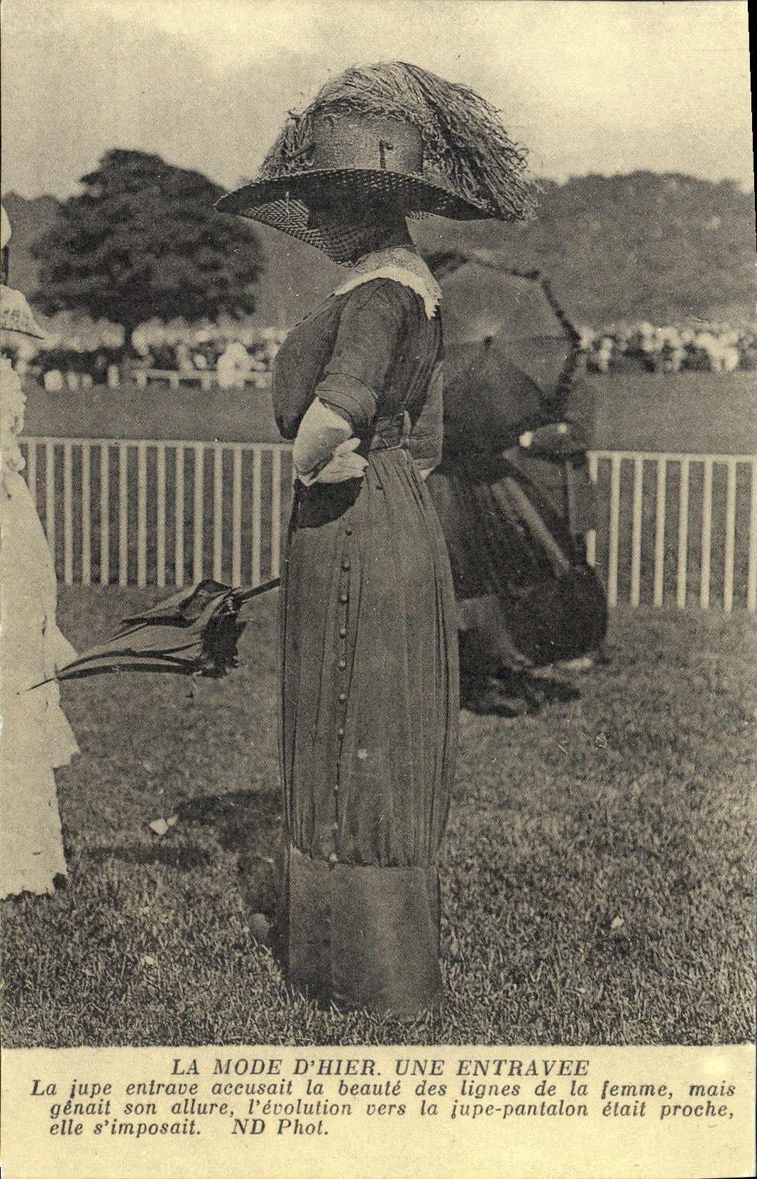 REPRO La mode d'hier une entravee 