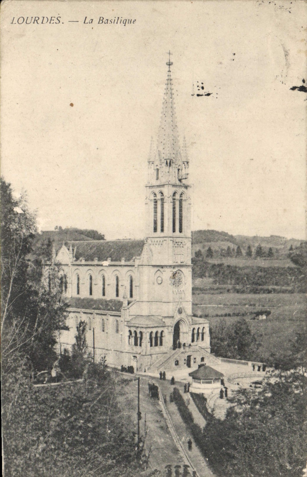 CPA Lourdes La Basilique 