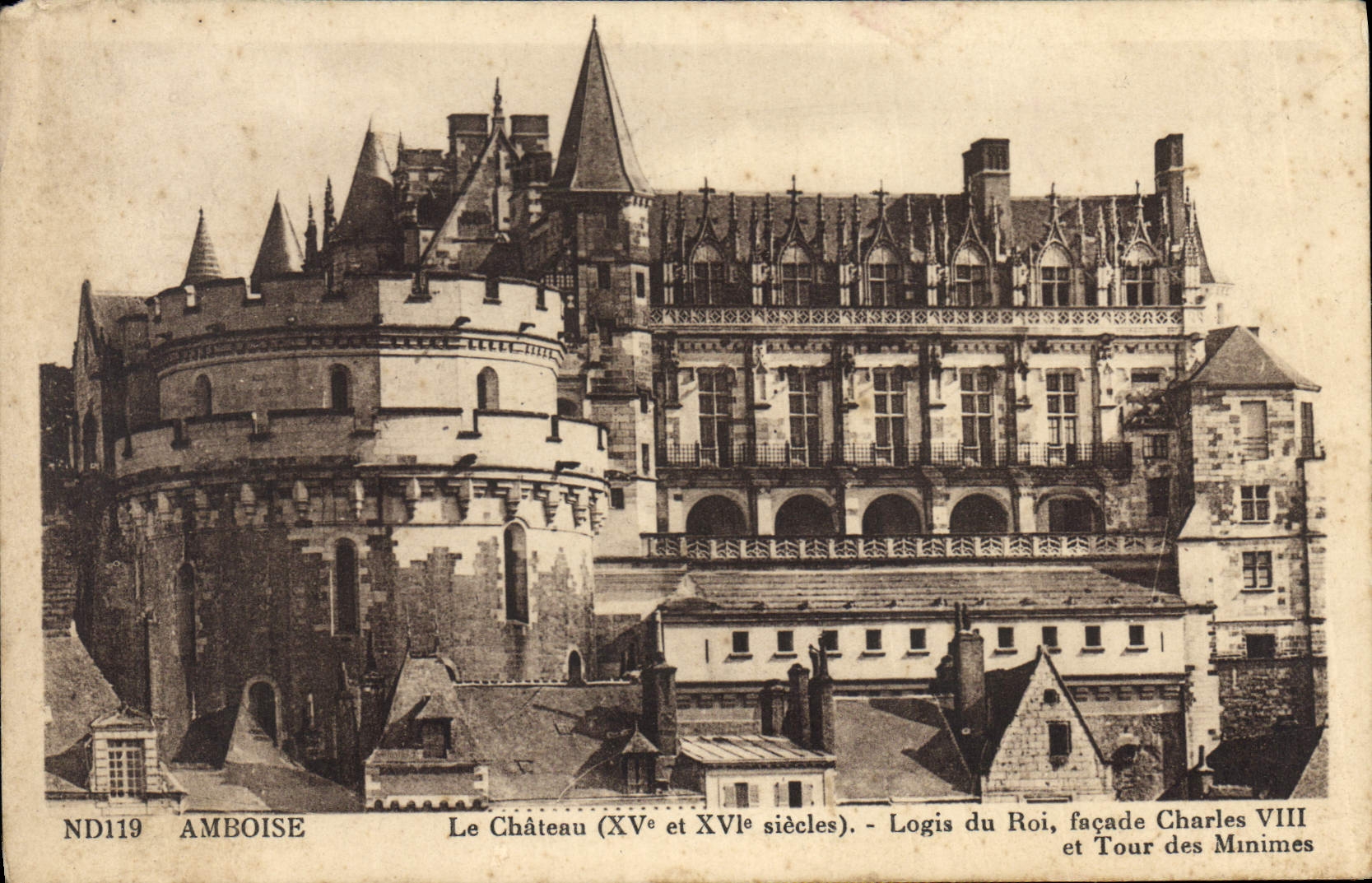 CPA Amboise Le Chateau Logis du Roi facade Charles VIII et Tour des Minimes 