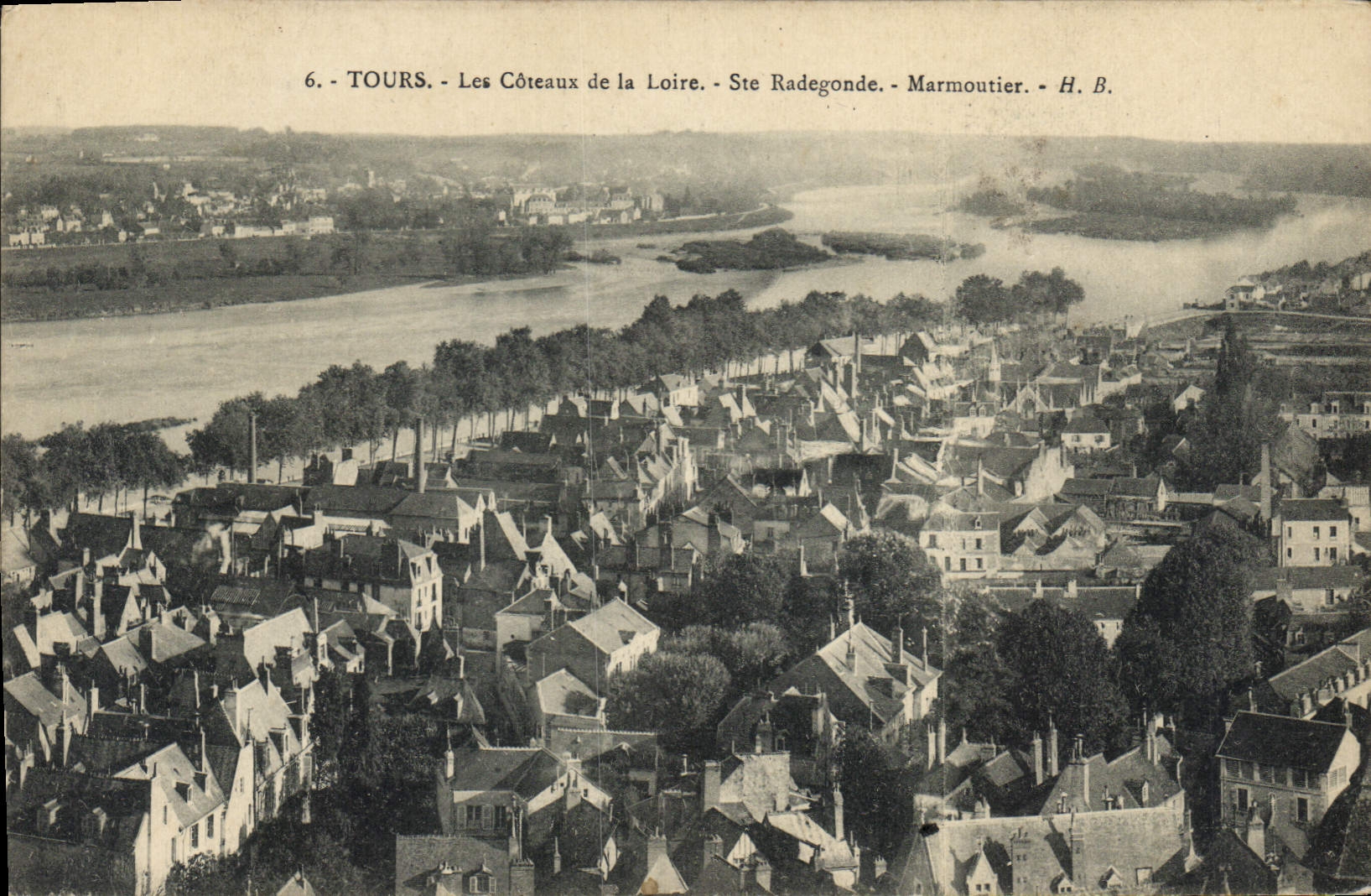 CPA Tours Les Coteaux de la Loire Ste Radegonde Marmoutier 