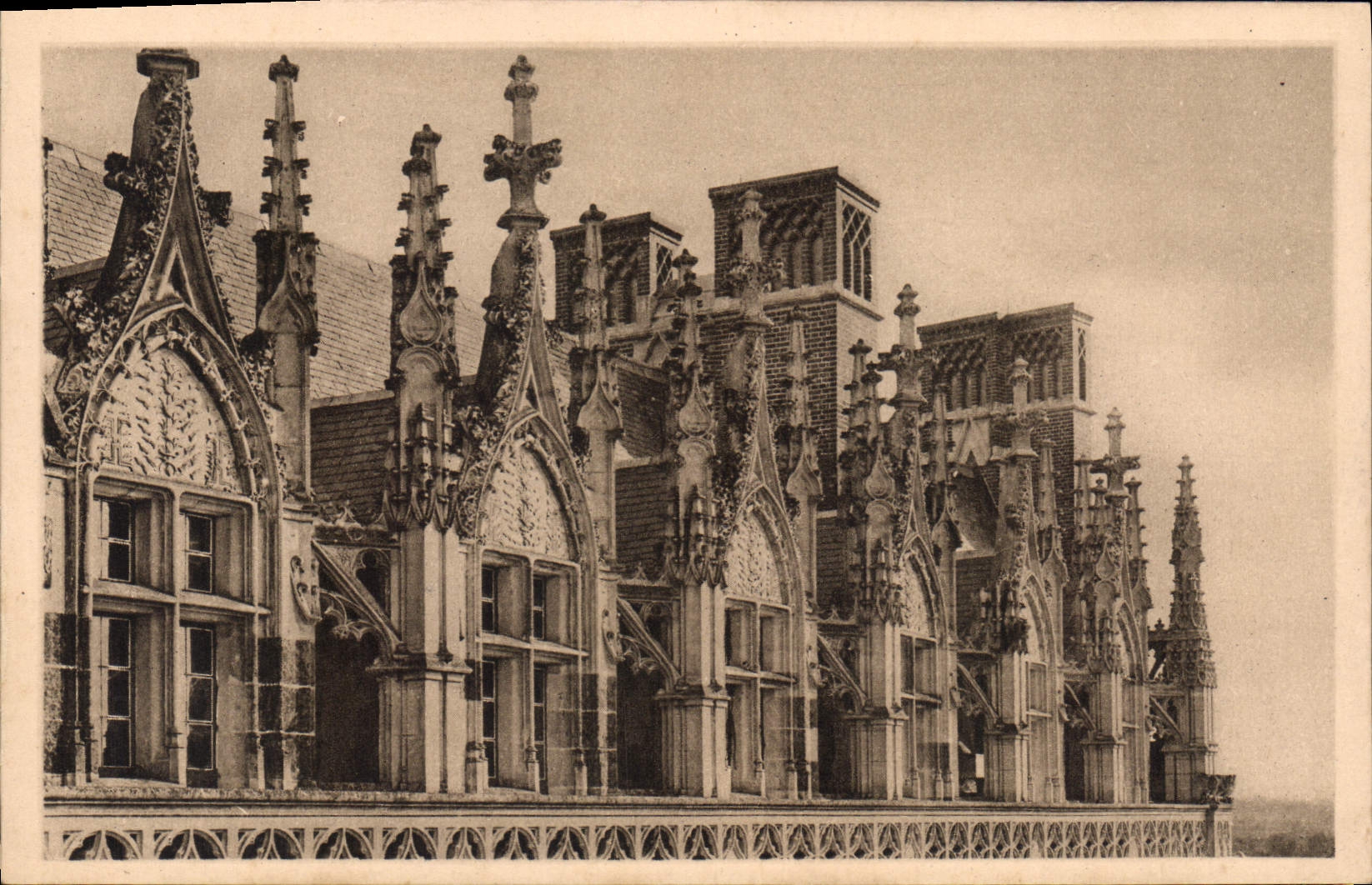 CPA Chateau d'Amboise Facade sur la Loire Lucarnes 