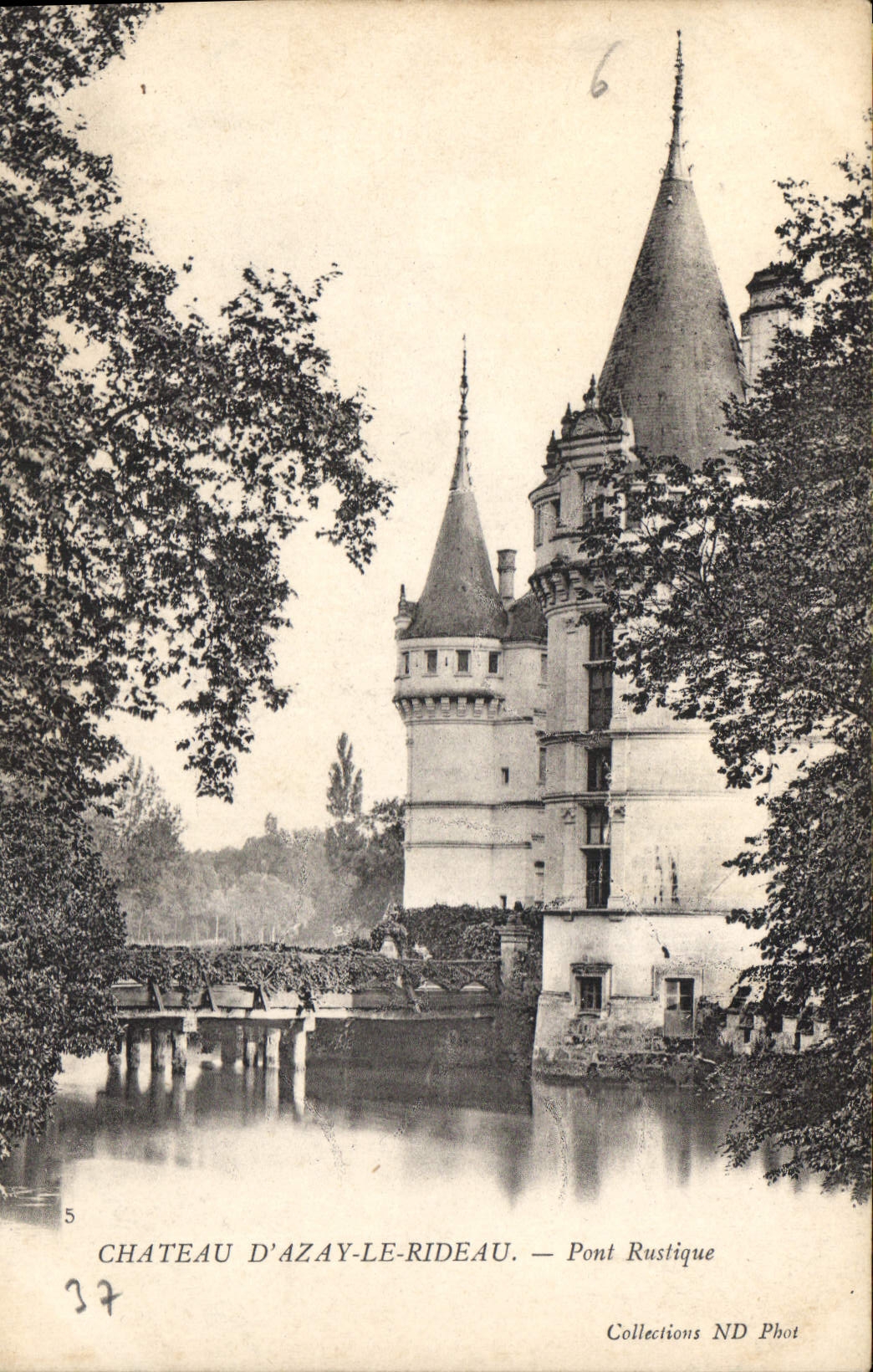 CPA Chateau d'Azay le Rideau Pont Rustique 