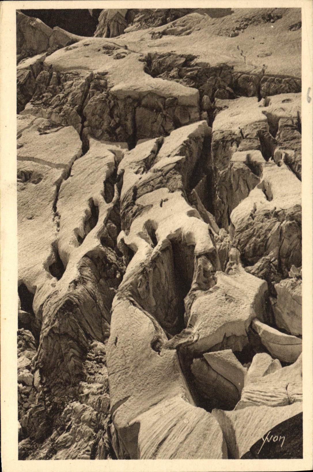 CPA La Douce France Massif du Mont Blanc Les Grandes Jorasses Crevasses du Glacier de Planpansiere 