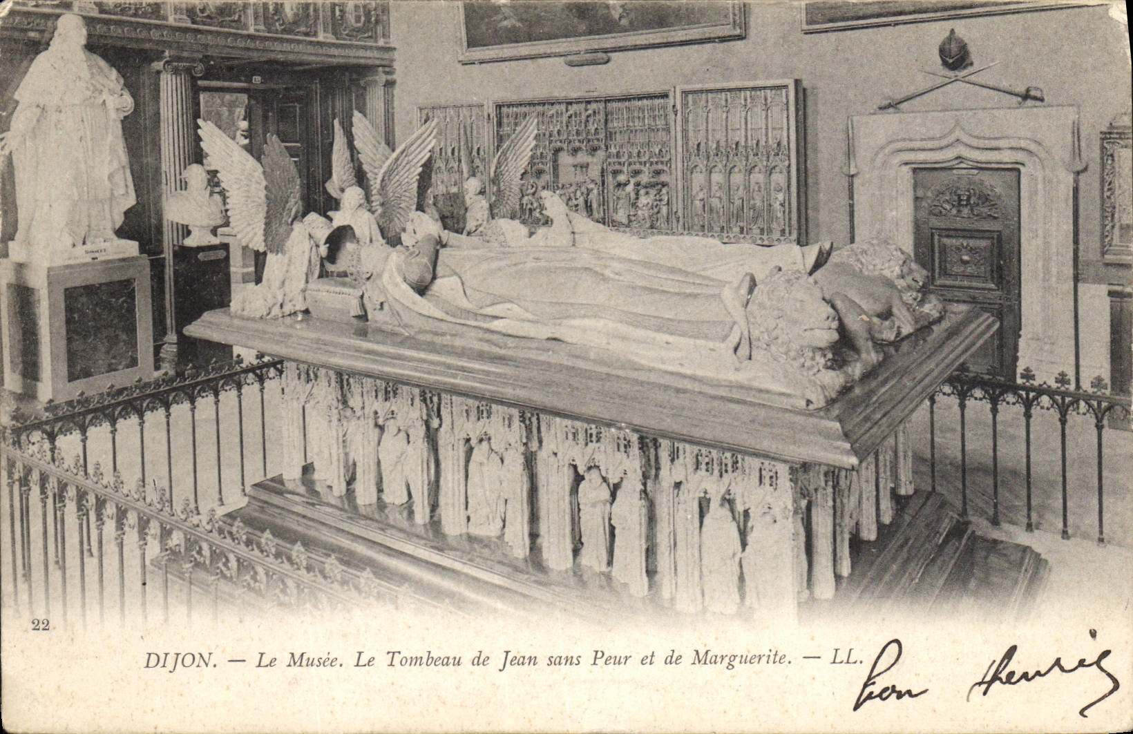 CPA Dijon Le Musee Le Tombeau de Jean sans peur et de Marguerite 