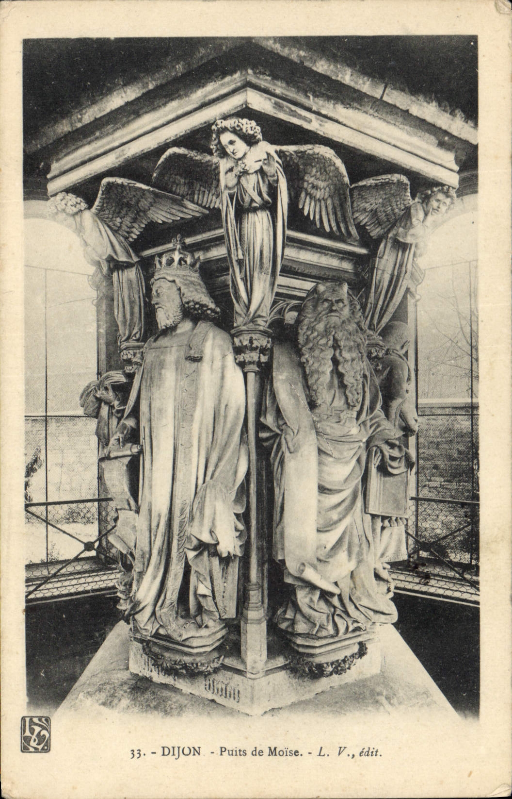 CPA Dijon Puits de Moise 