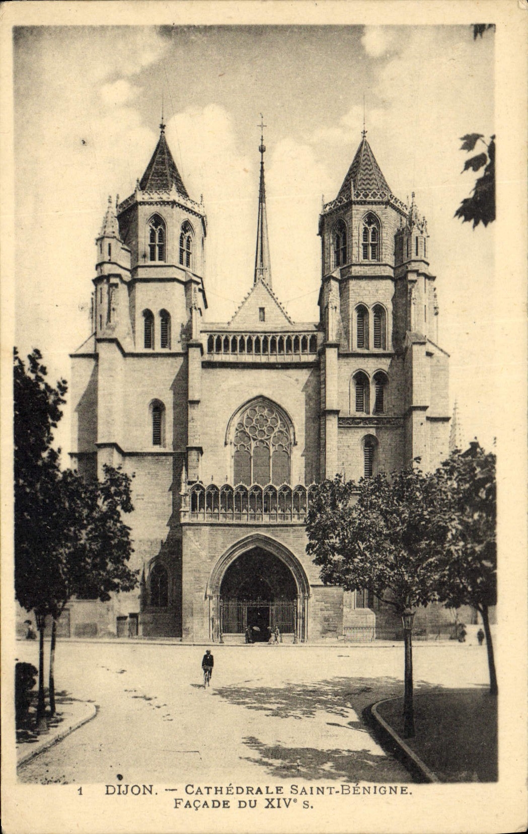 CPA Dijon Cathedrale Saint Benigne 