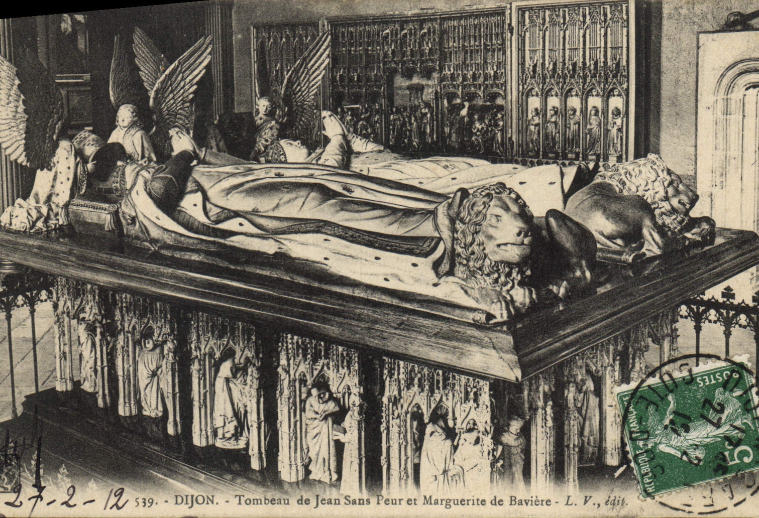CPA Dijon Tombeau de Jean sans Peur et Marguerite de Baviere 