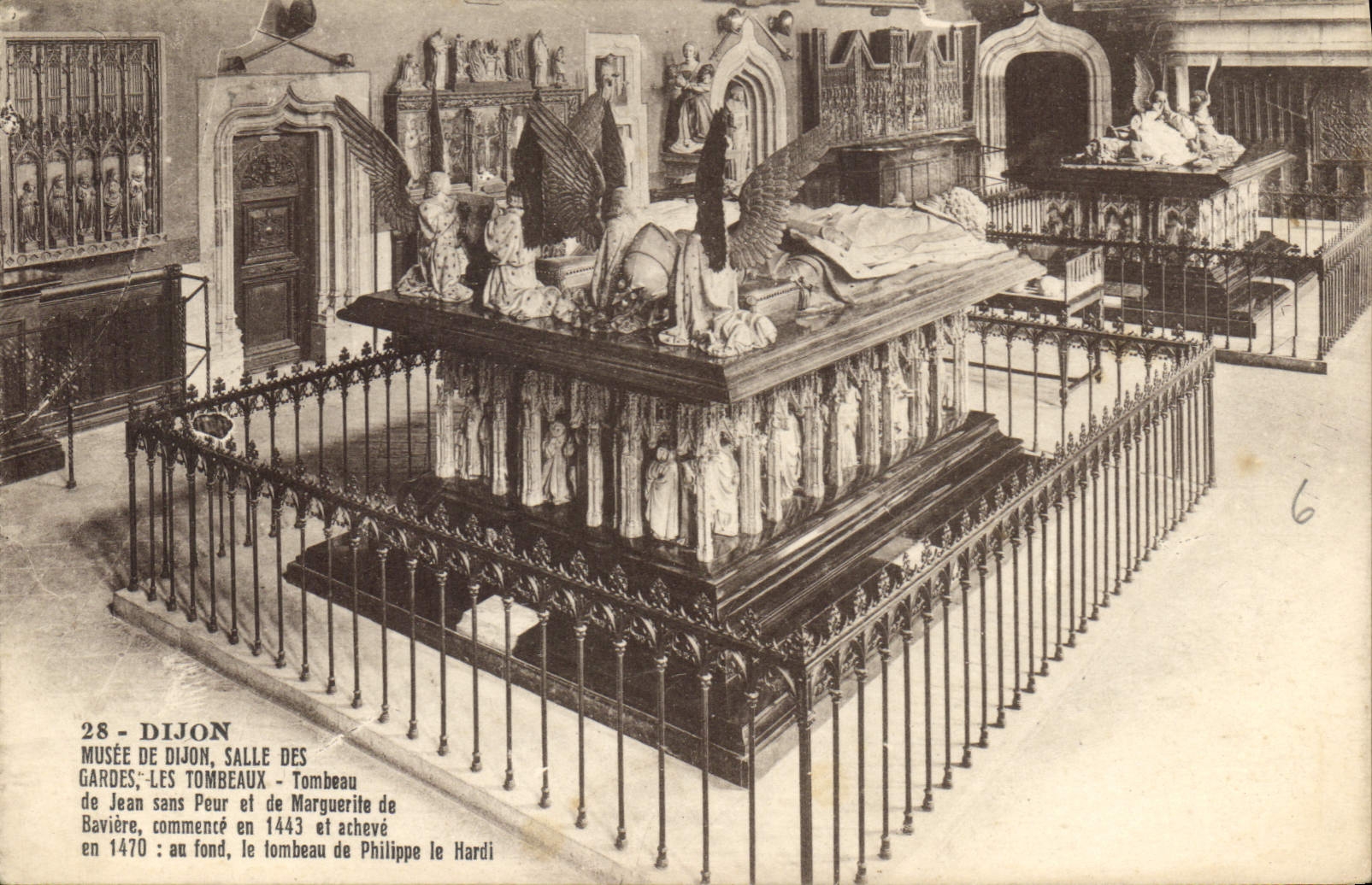CPA Dijon Musee de Dijon Salle des Gardes Les Tombeaux Tombeau de Jean sans Peur et de Marguerite de