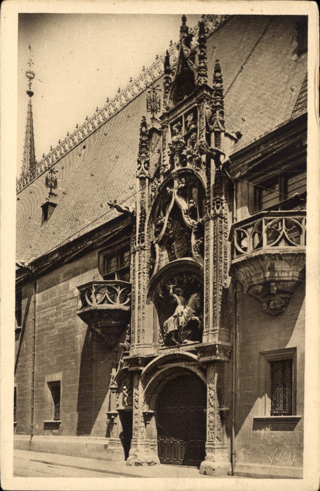 CPA La Douce France Nancy M et M Palais Ducal Porterie du Duc Antoine de Lorraine 