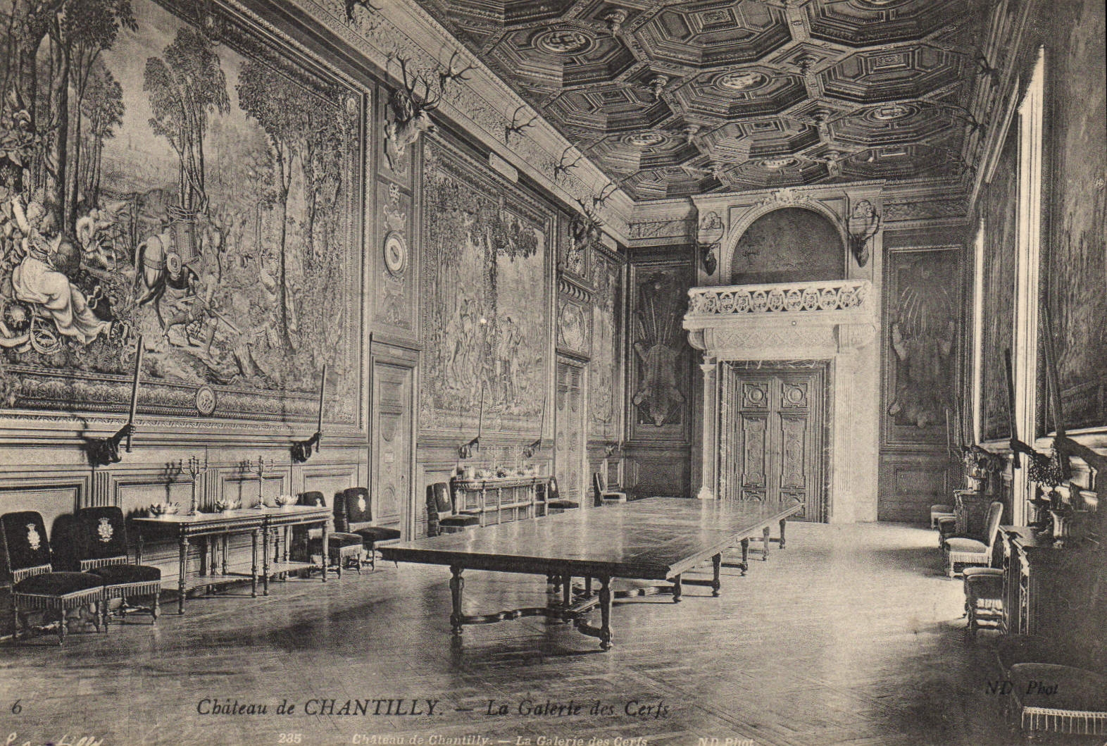 CPA Chantilly Le Chateau La Galerie des Cerfs 
