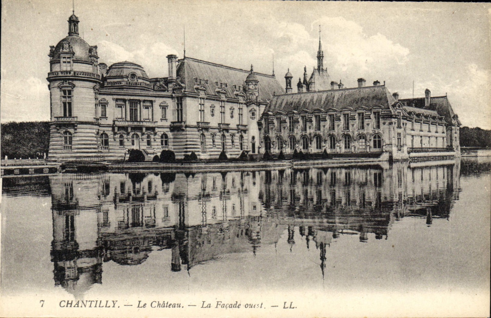 CPA Chantilly Le Chateau La Facade Ouest 