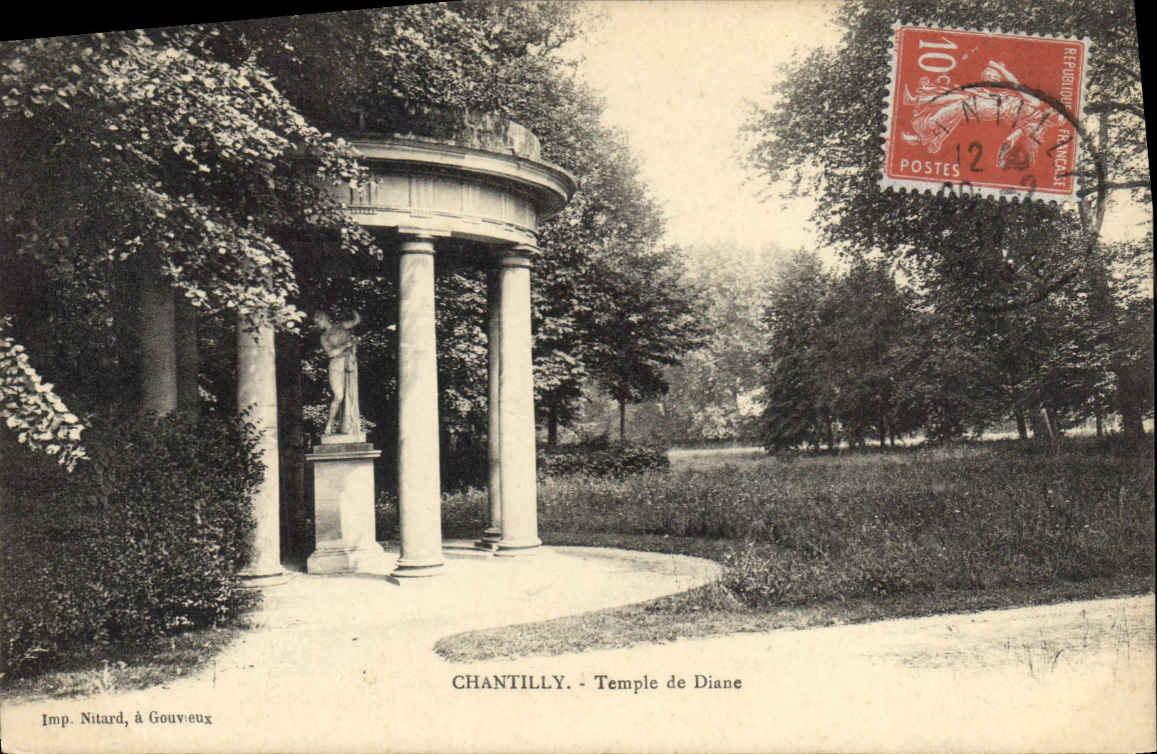 CPA Chantilly Temple de Diane 