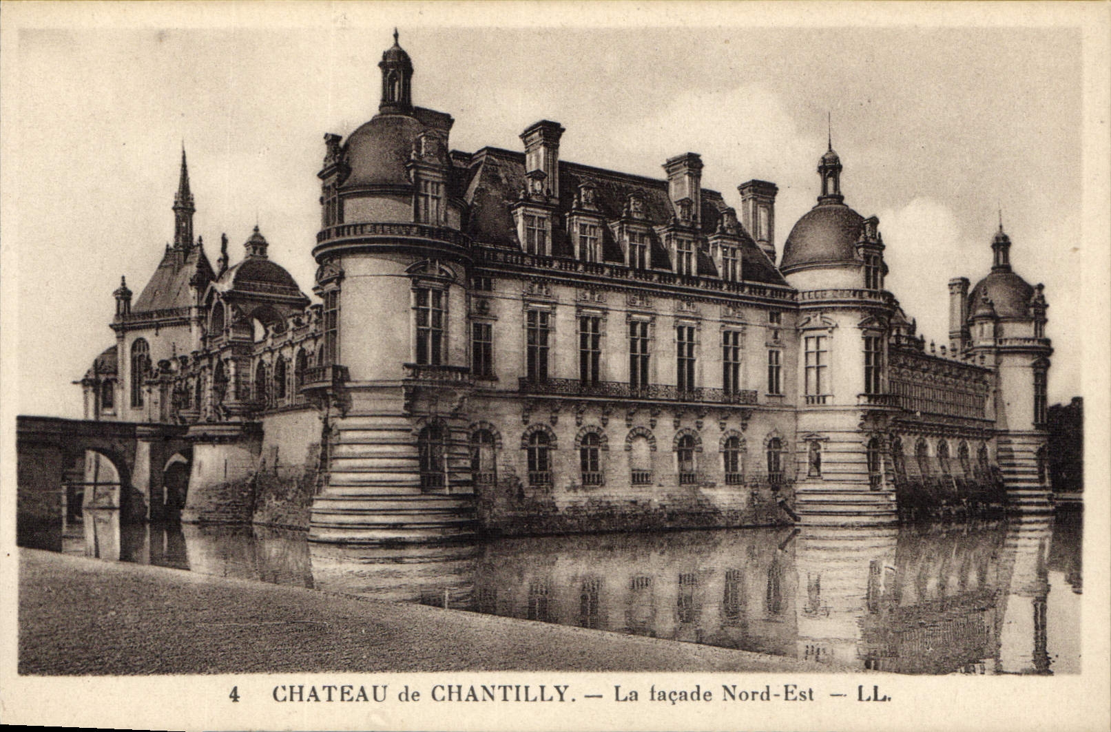 CPA Chateau de Chantilly La Facade Nord Est 