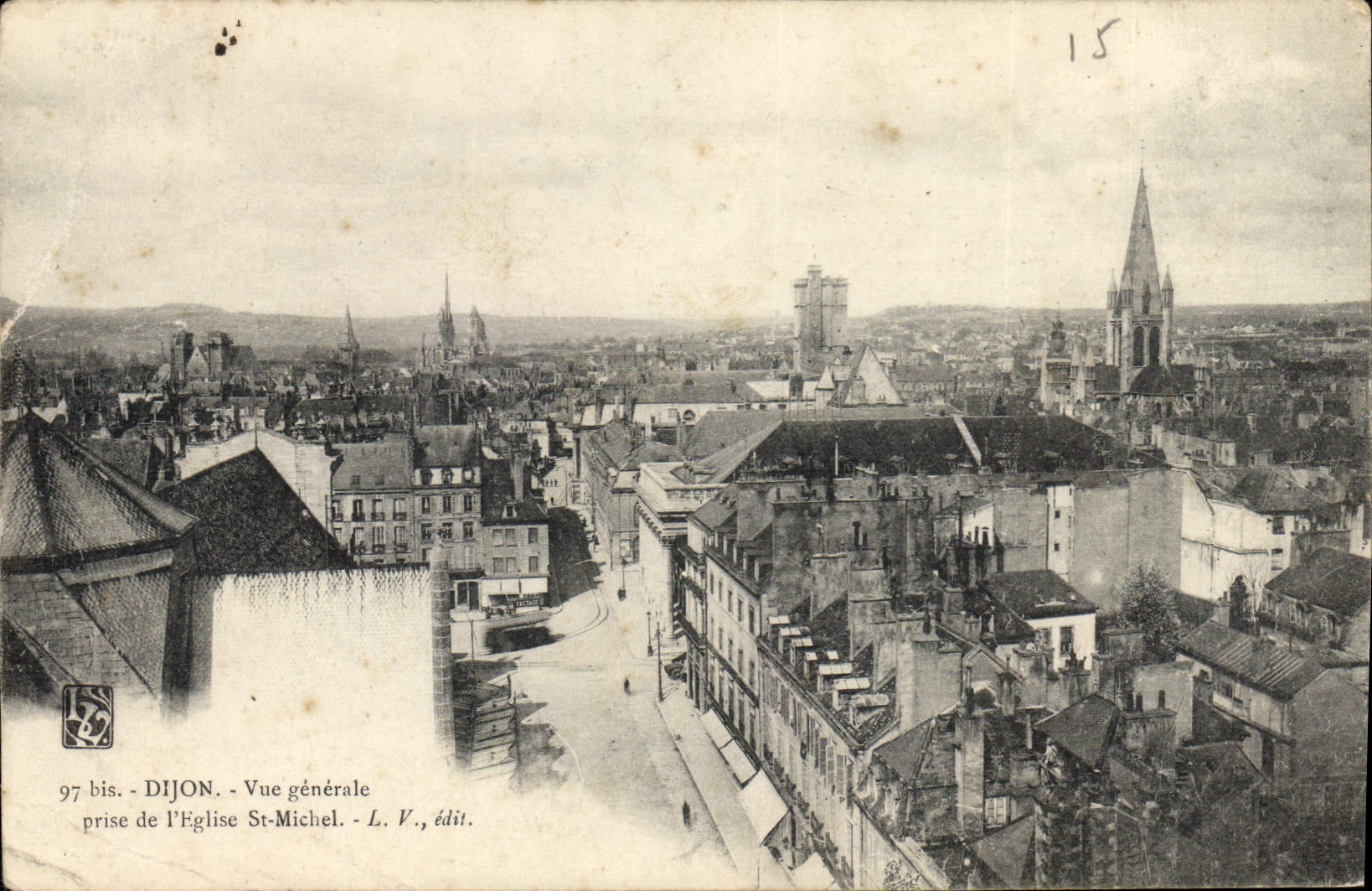 CPA Dijon Vue generale prise de l'Eglise St Michel