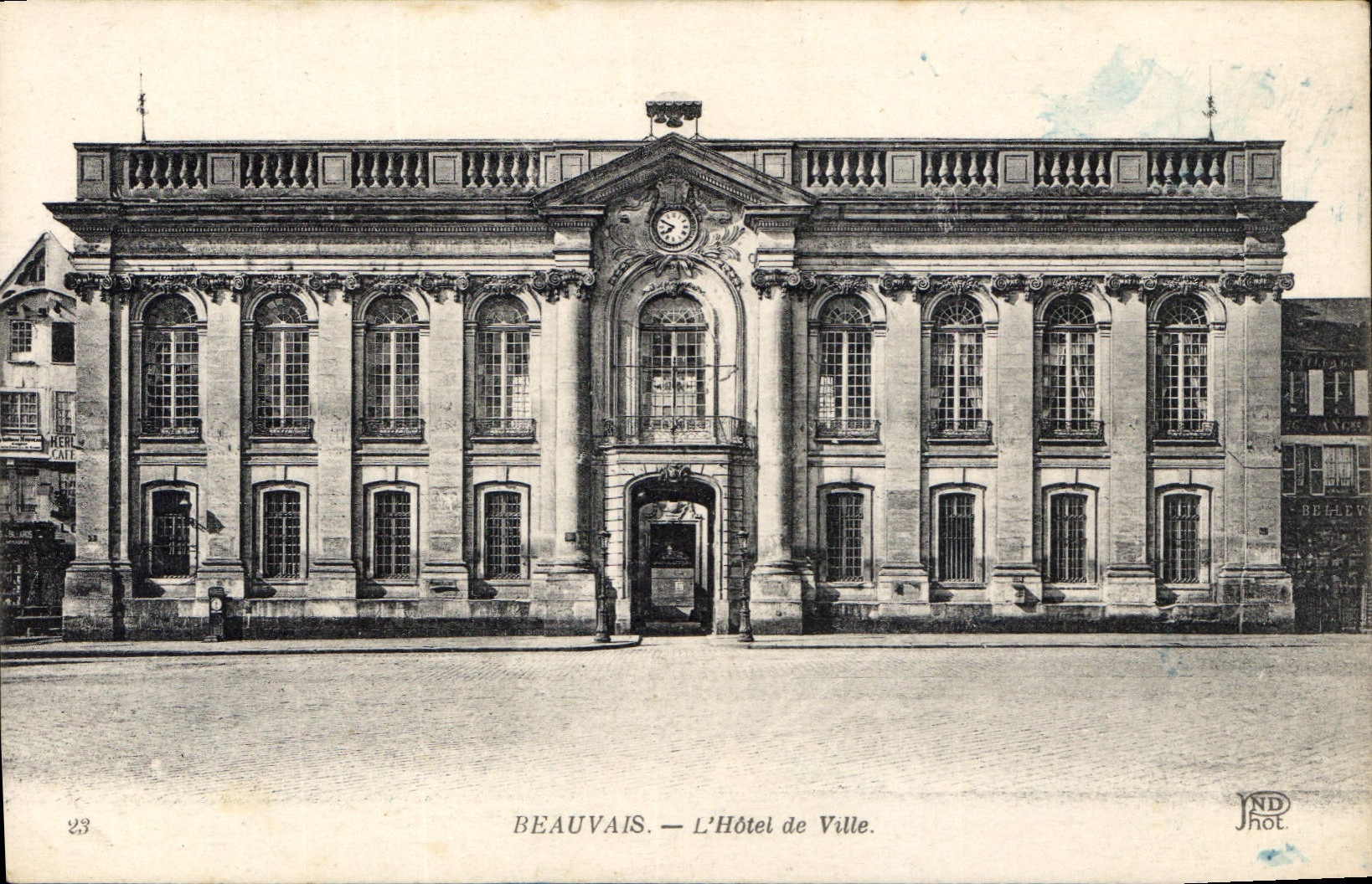 CPA Beauvais L'Hotel de Ville 