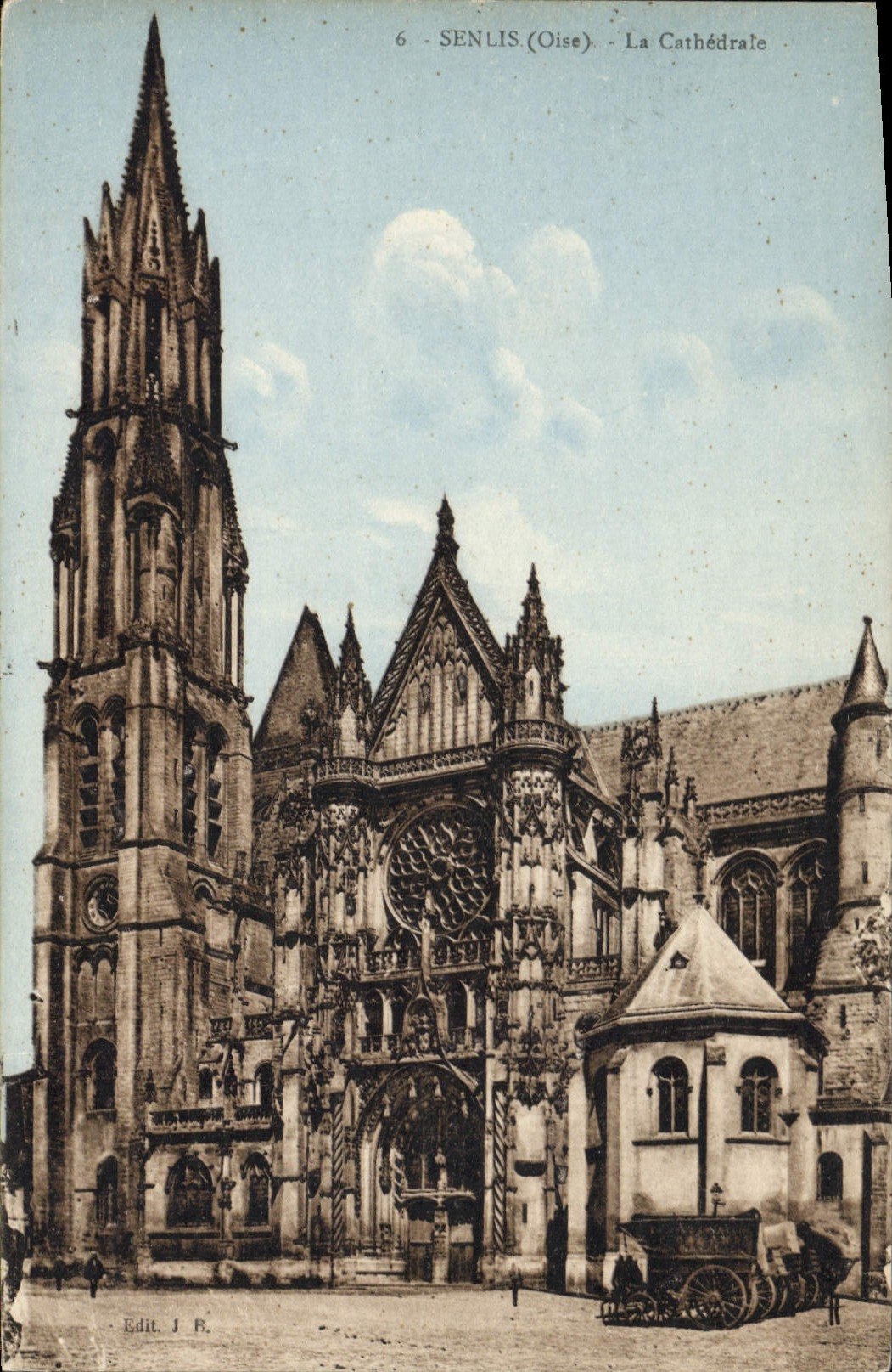 CPA Senlis Oise La Cathedrale 