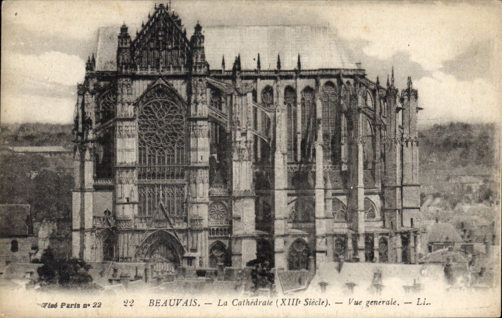 CPA Beauvais La Cathedrale XIII Siecle Vue Generale 