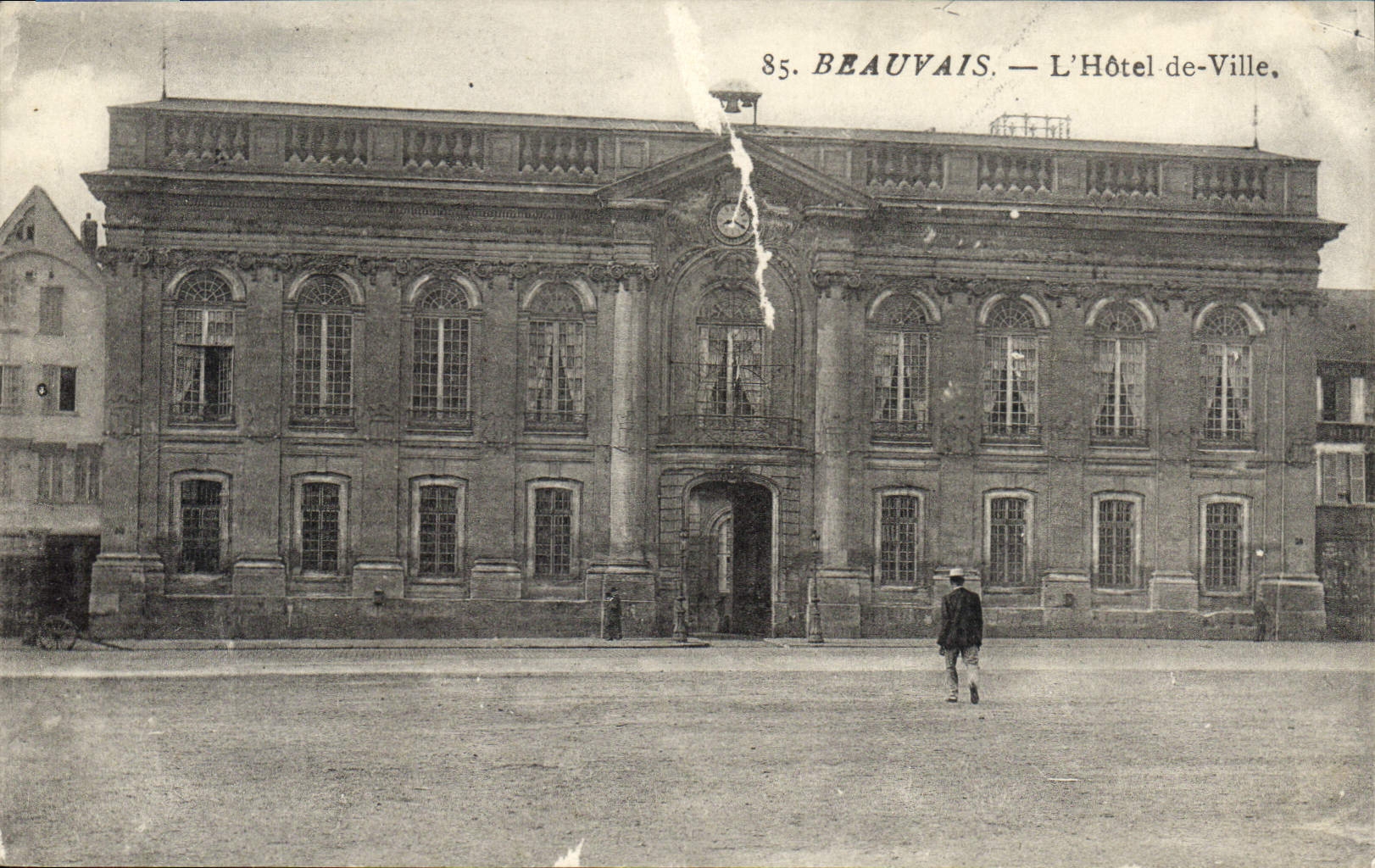 CPA Beauvais L'Hotel de Ville 
