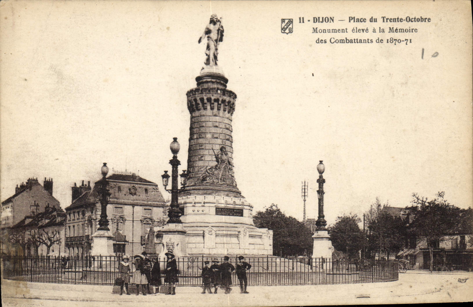 CPA Dijon Place du Trente Octobre 