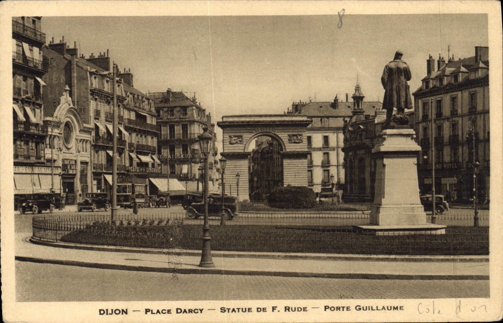 CPA Dijon Place Darcy Statue de F Rude Porte Guillaume